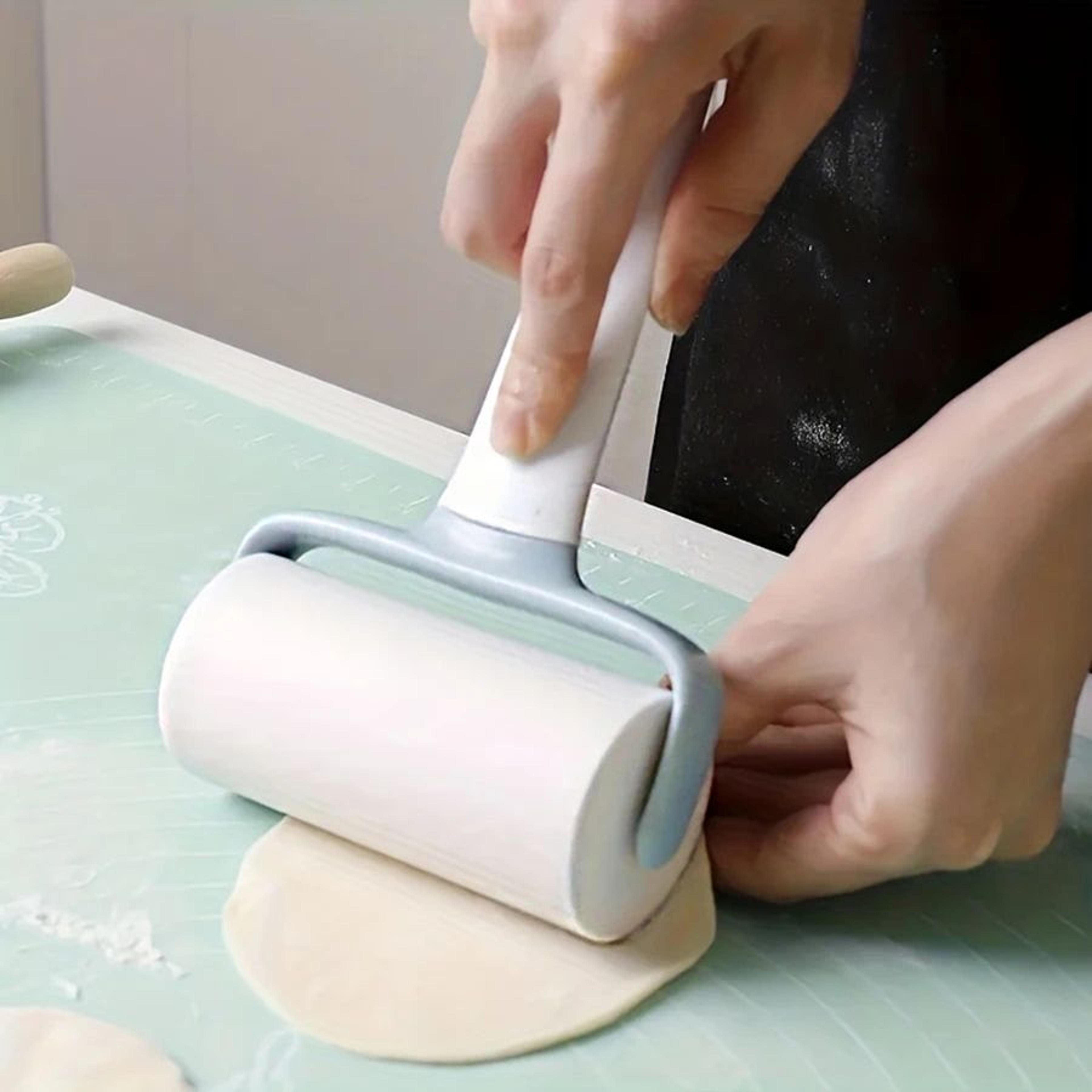 handheld dough roller for dumplings, pastry and noodles