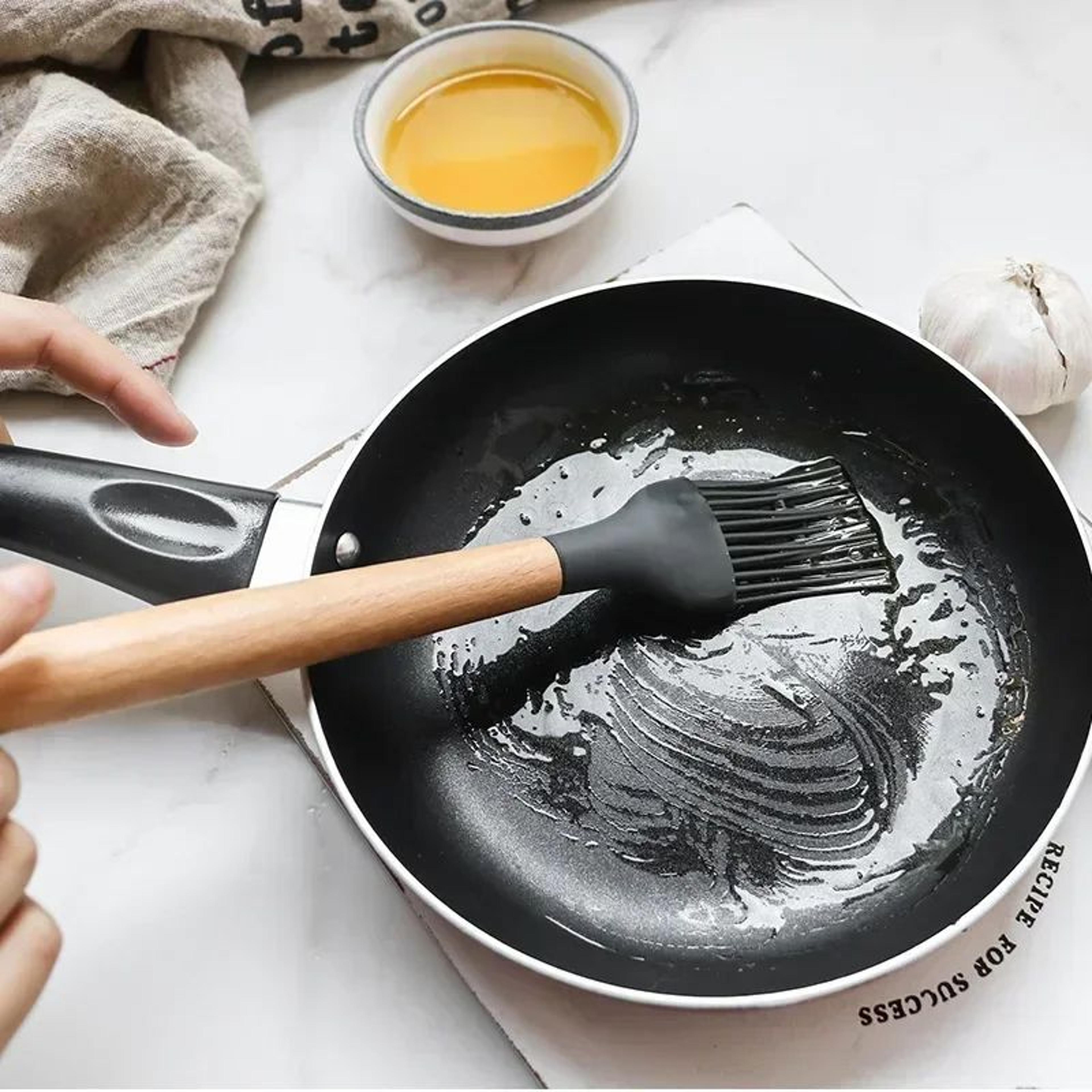 12PCS Silicone Kitchen Utensils Set With Wooden Handles For Nonstick Cookware 2