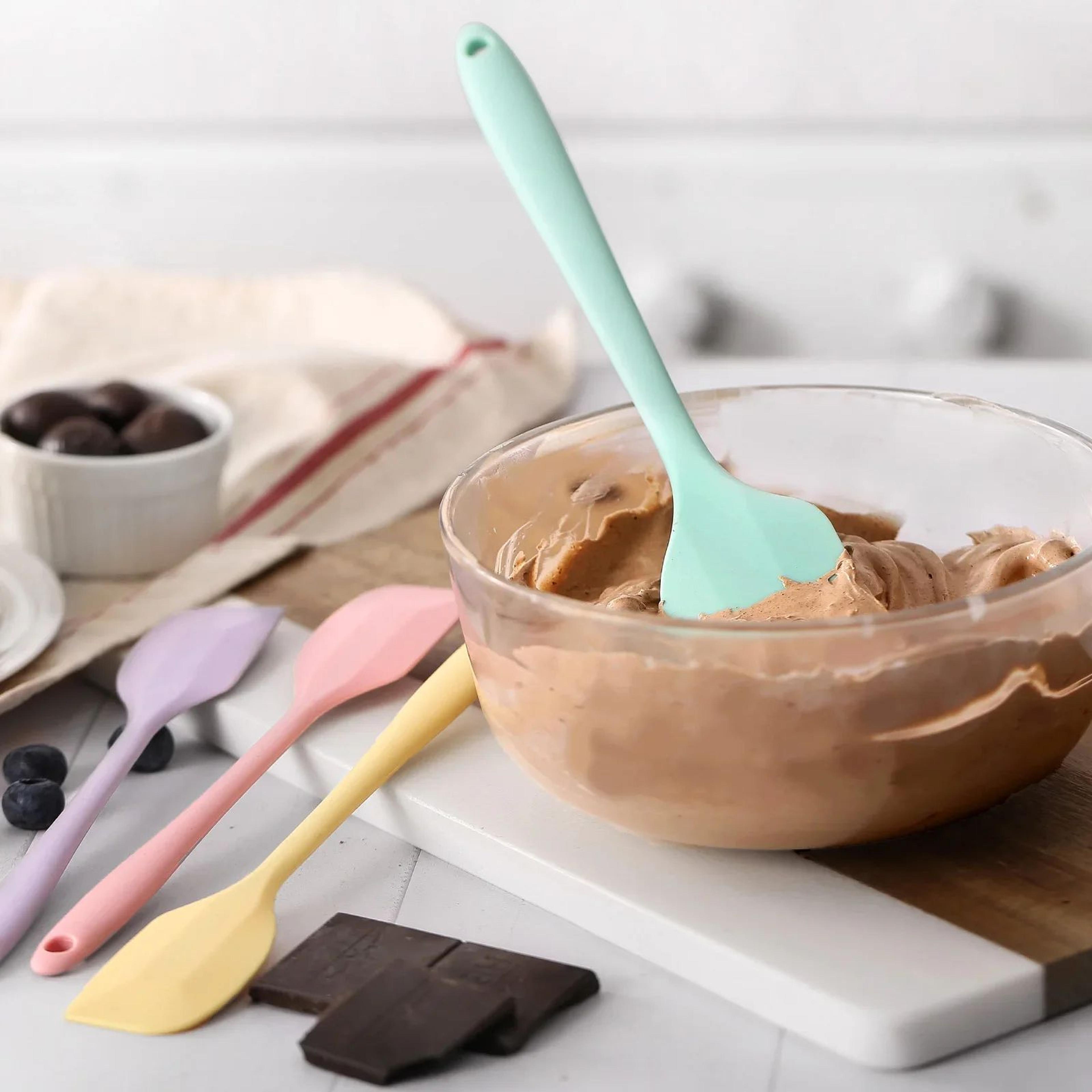 1pc Heat Resistant Silicone Baking Scraper For Cake Smoothing And Mixing 5