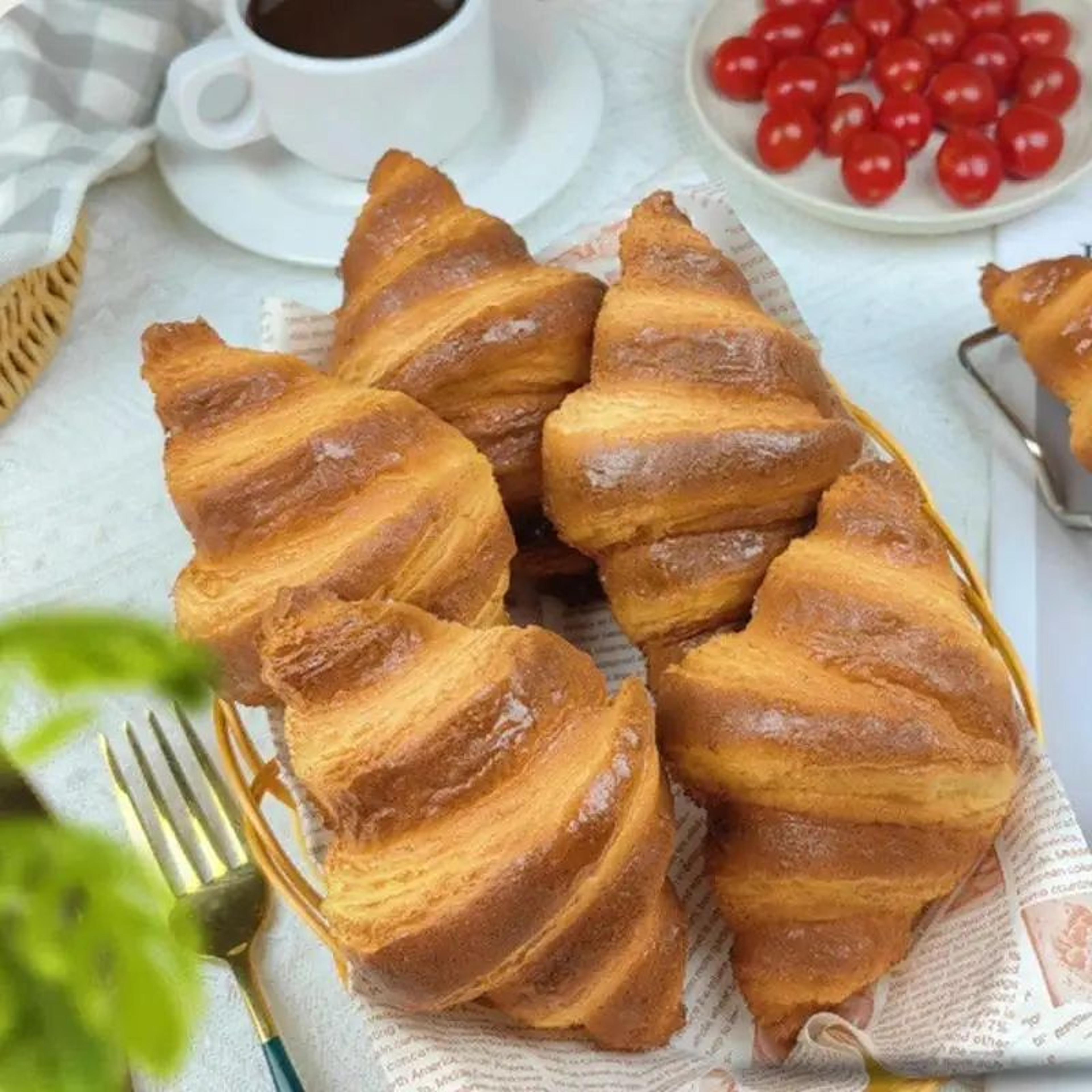 Realistic Artificial Croissant Bread Display Decor 1