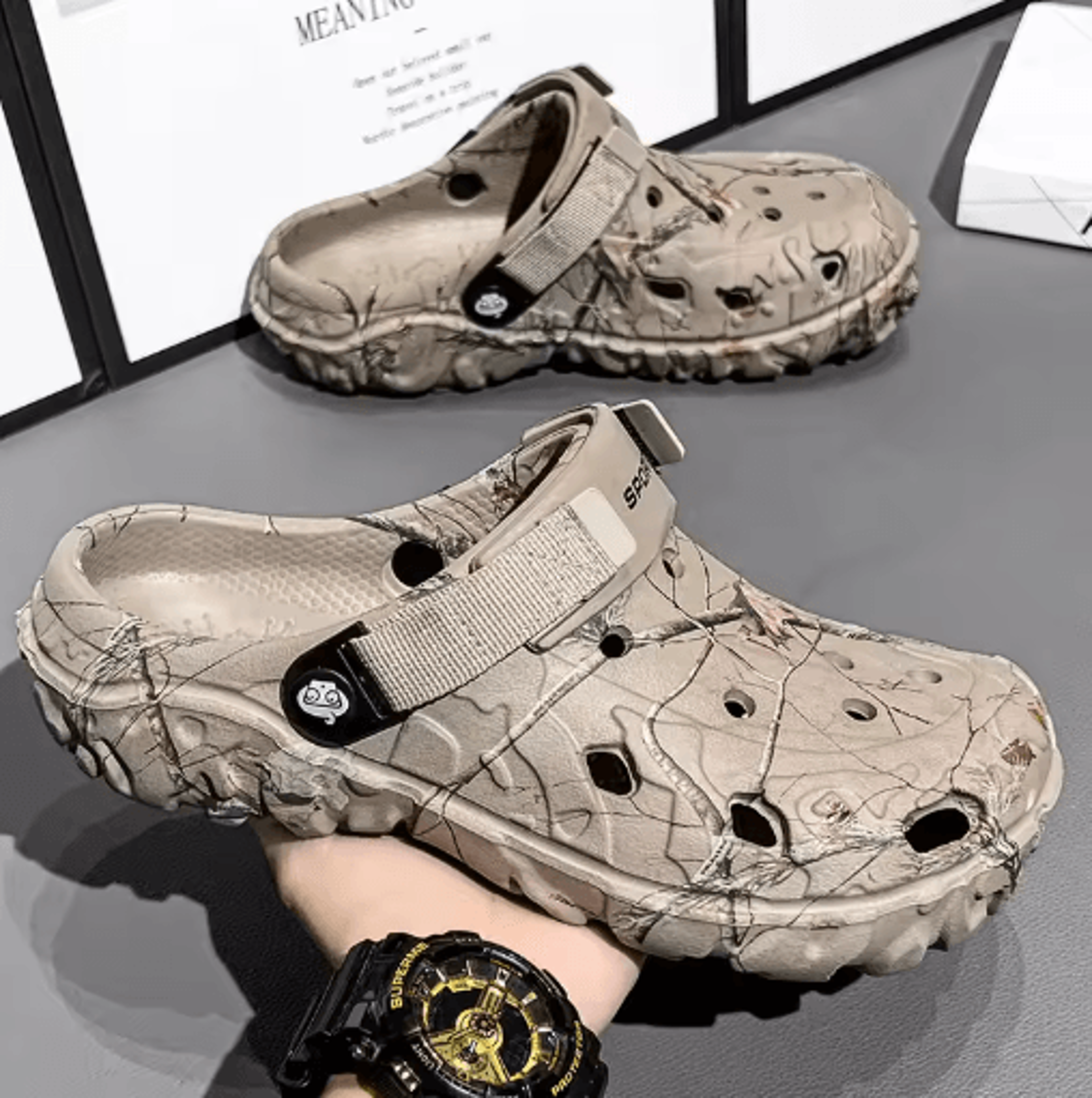 Classic Lightweight Anti Slip Garden Slippers Outdoor Platform Sandals For Men 1