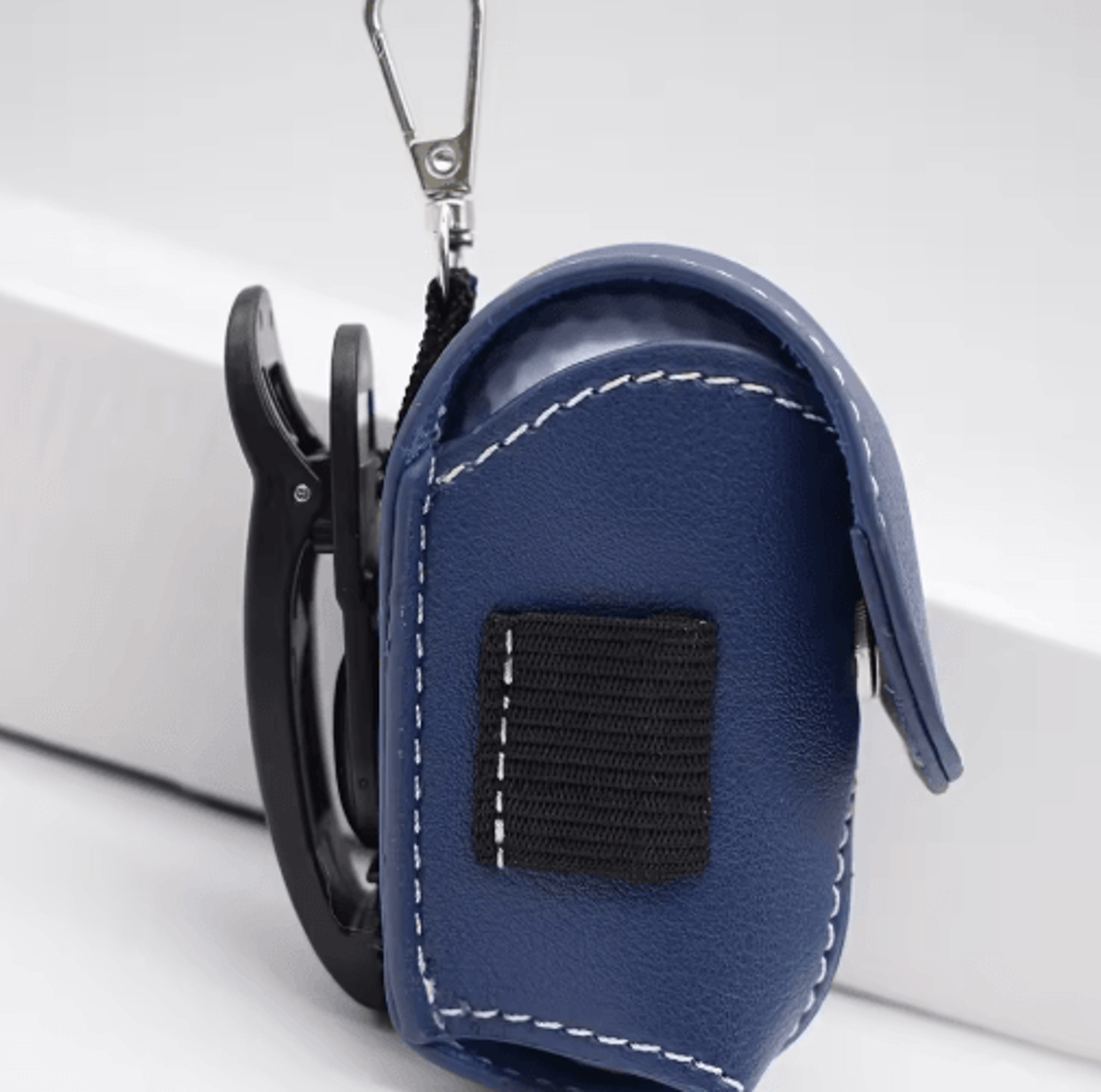 Portable Mini Golf Accessory Bag  Compact Storage Pouch With Hanging Hook 1