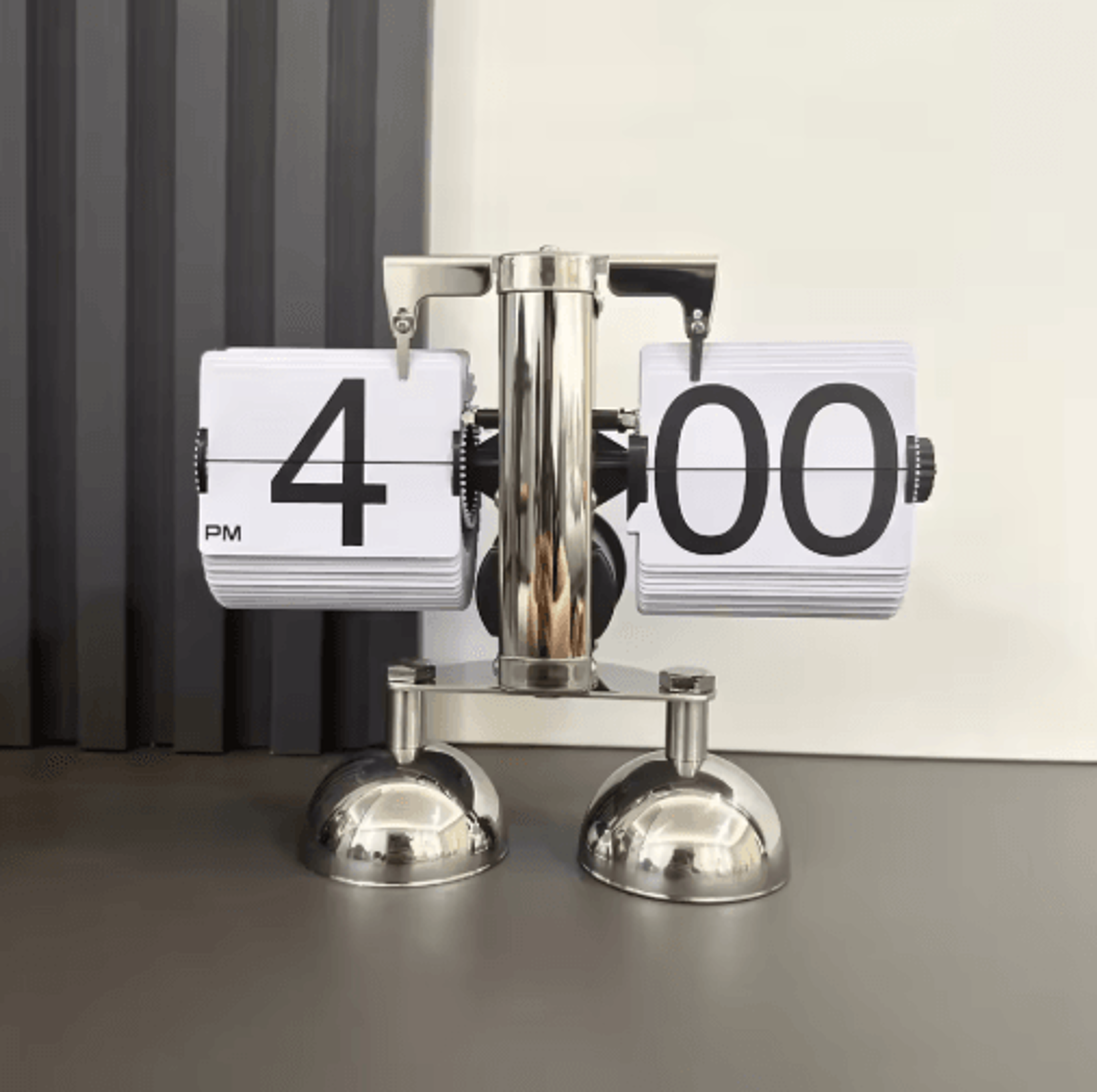 Vintage Flip Clock  Retro BatteryPowered Flip Down Desk Clock 2