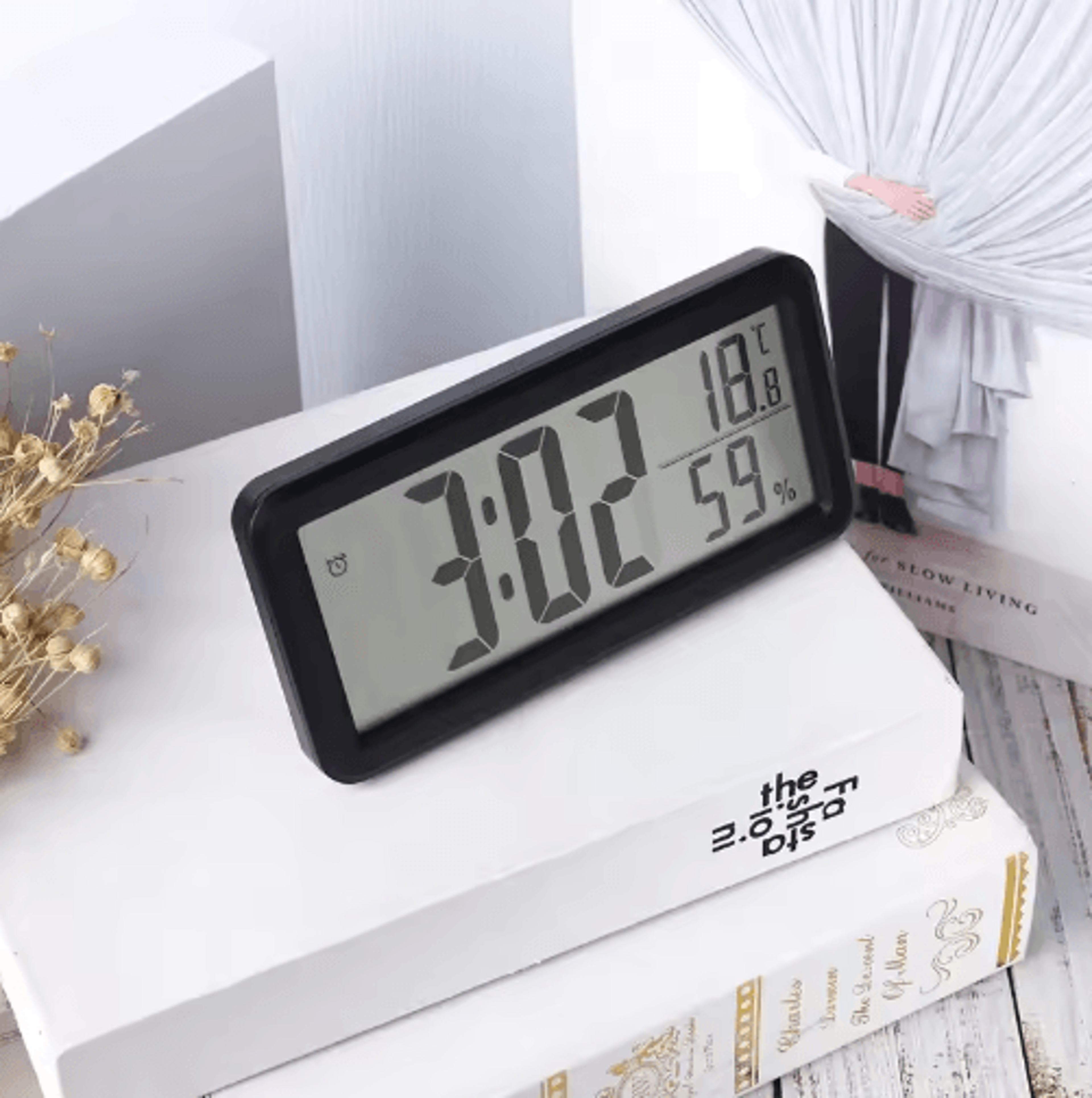 Slim Nordic Digital Alarm Clock  Large LED BatteryPowered Desk Clock 2