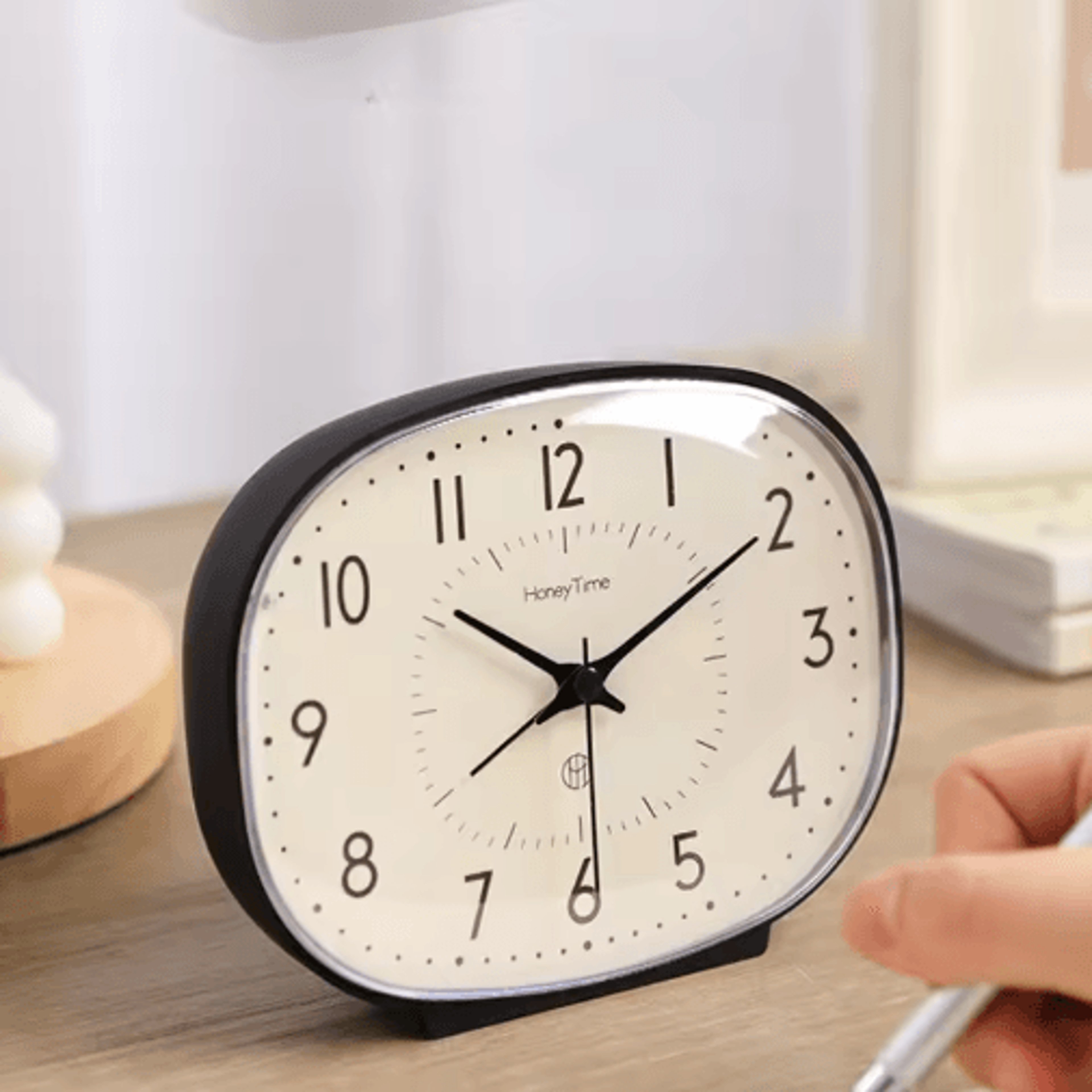 vintage silent table alarm clock – compact bedside & student desk clock