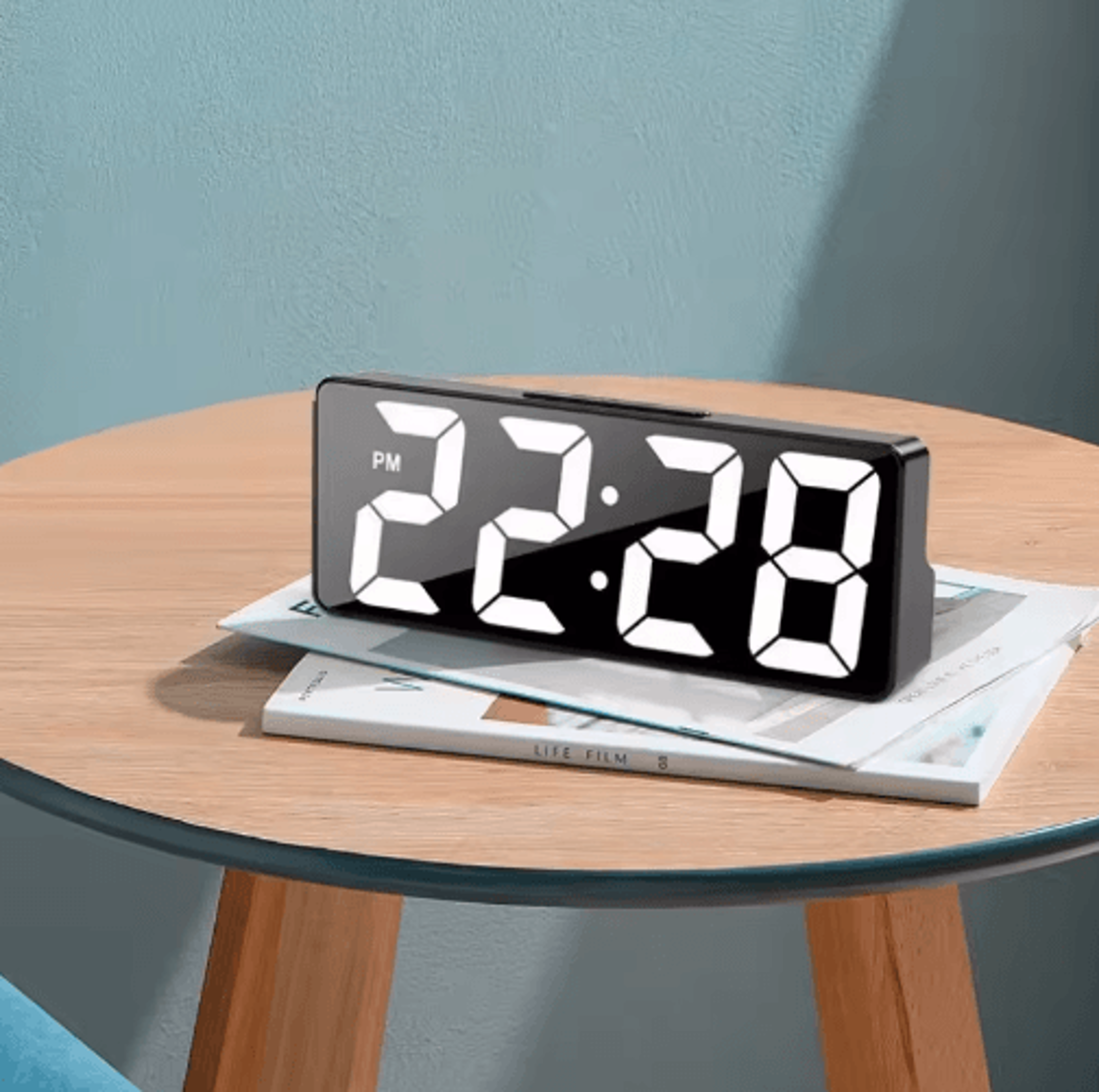 led wake up alarm clock – temperature display & adjustable brightness