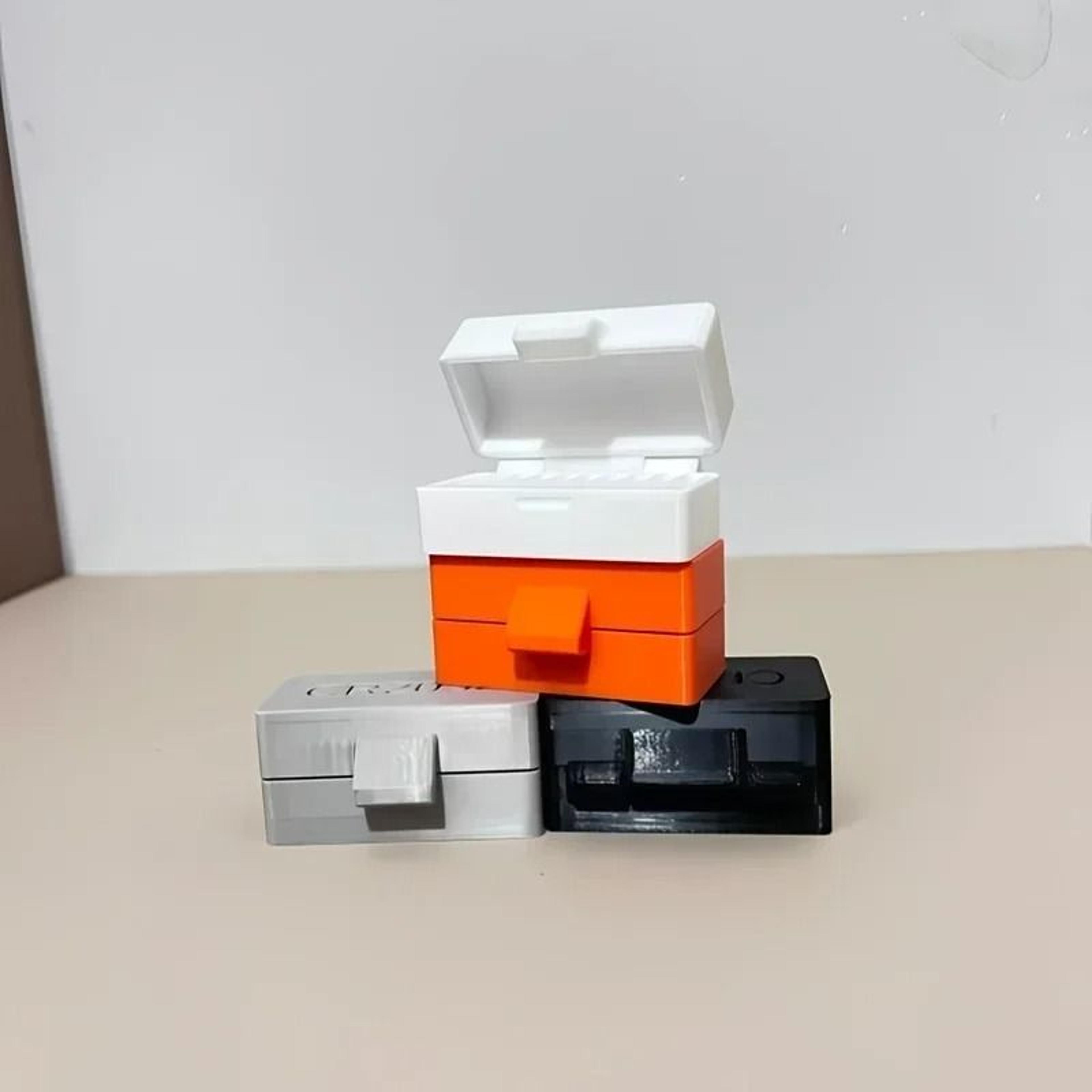 portable cr2032 battery holder coin battery storage box organizer