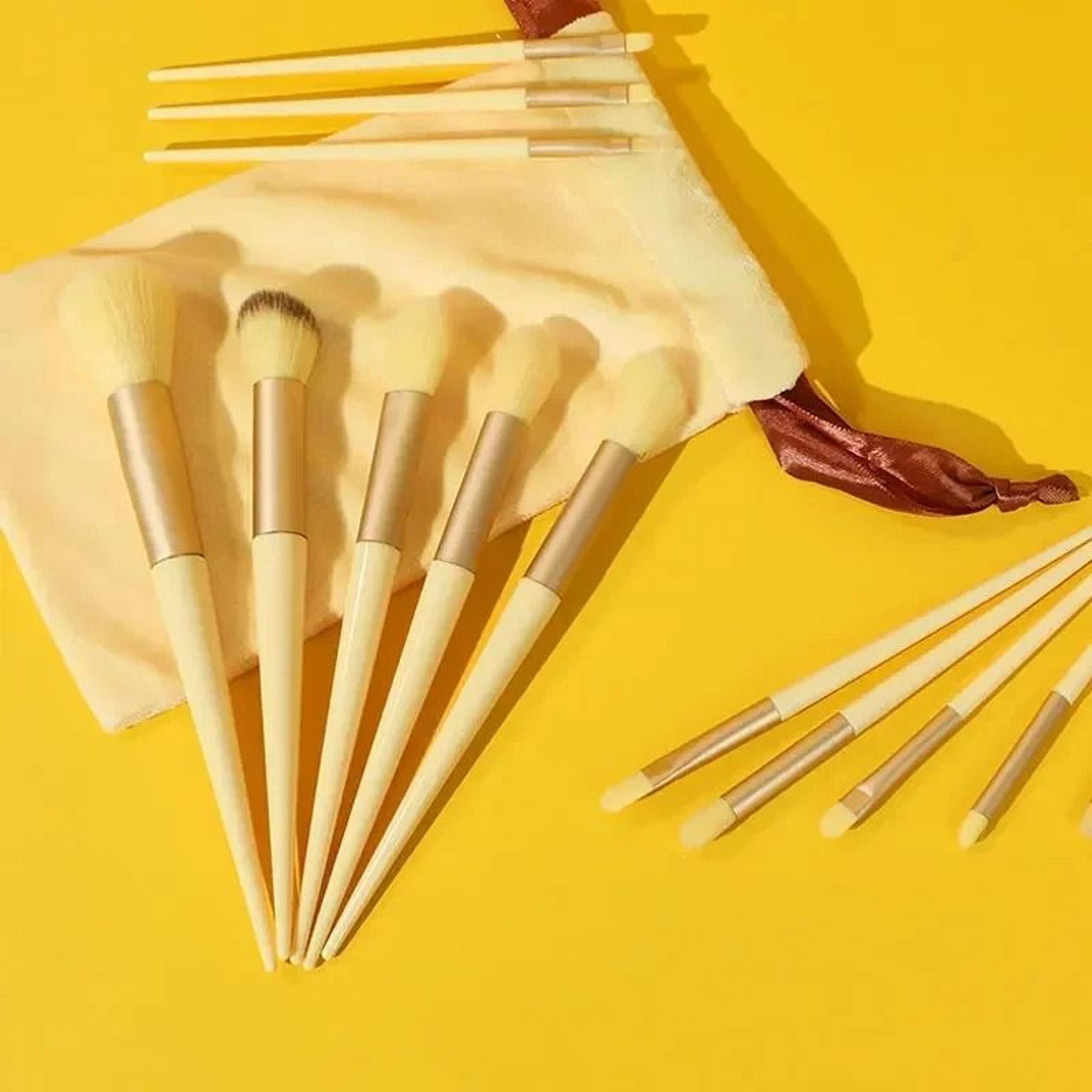 velvetblend 13 piece soft fluffy makeup brush set