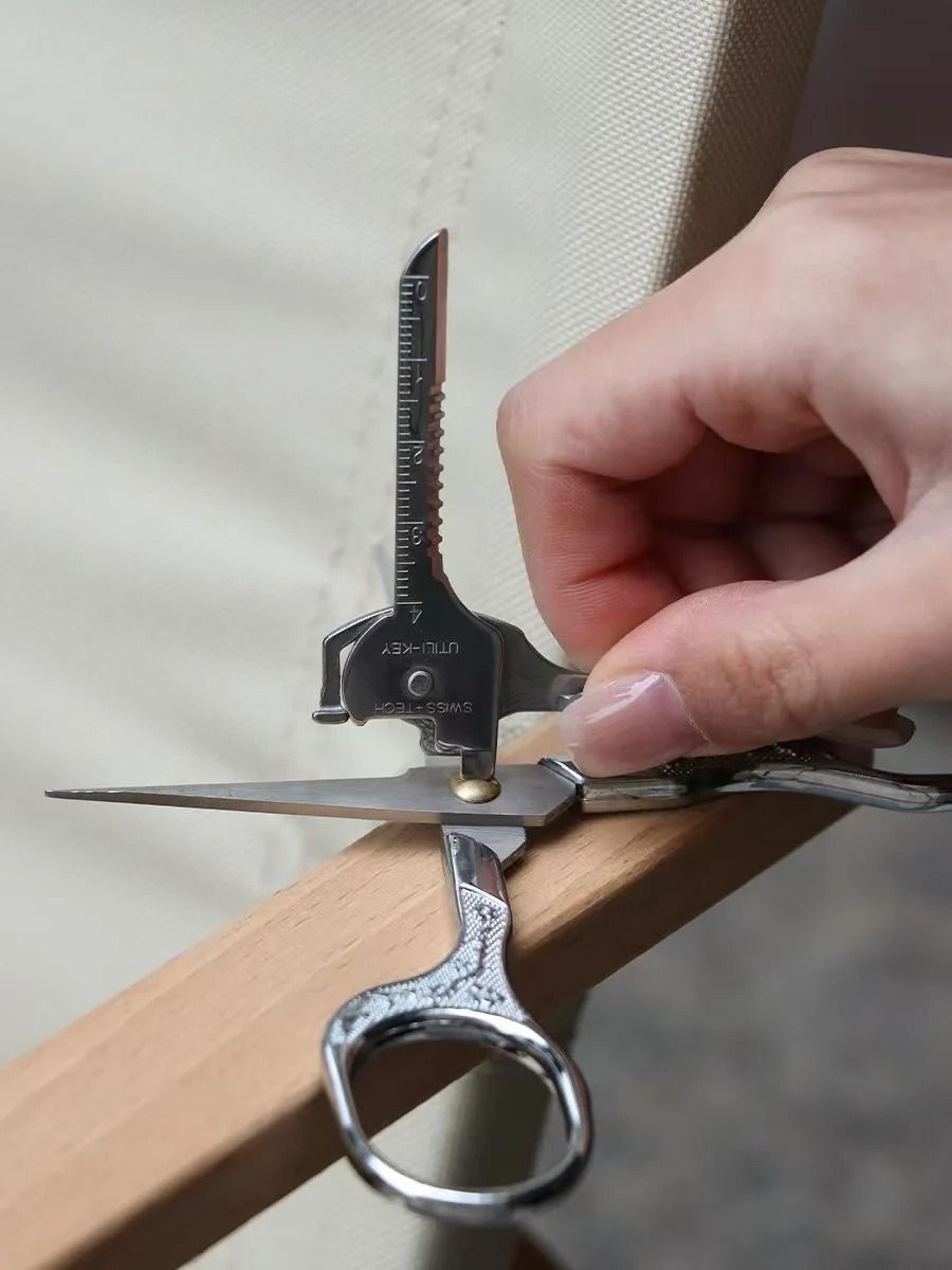 6 In 1 Multi Tool Keychain EDC Pocket Tool With Screwdriver Opener And Mini Pliers 3