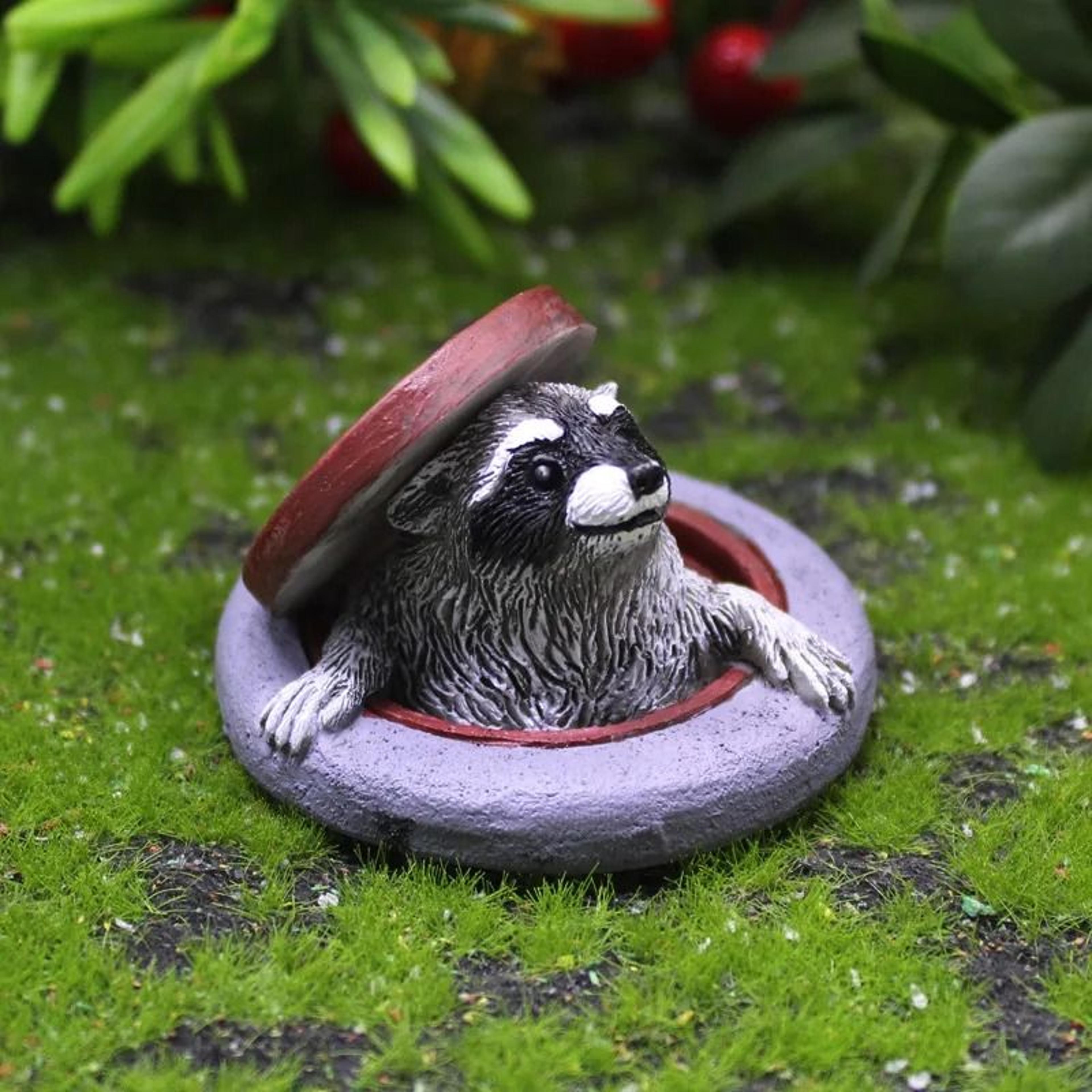 Cute Resin Raccoon Garden Statue For Bonsai Desk And Outdoor Decor 3