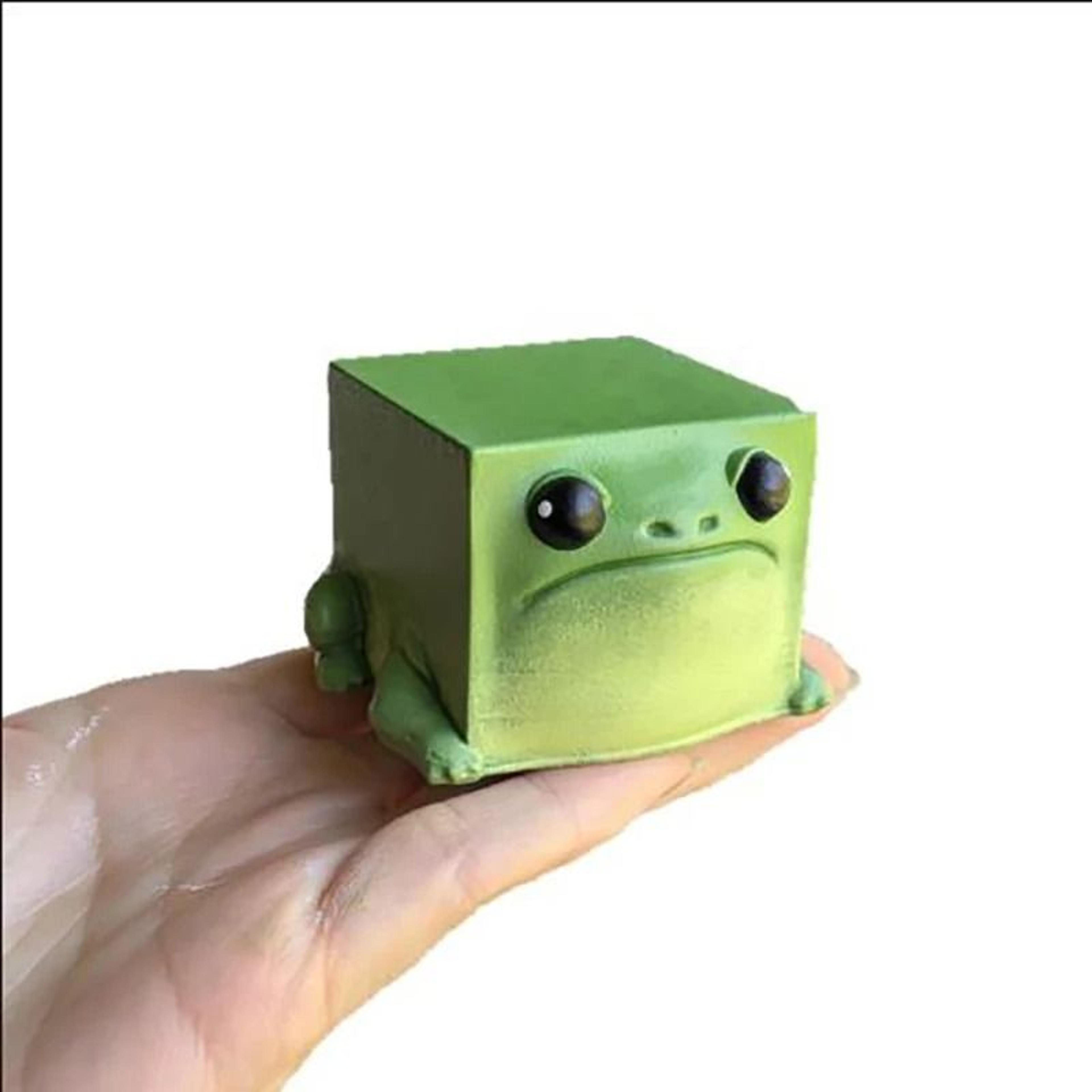 Ugly Cute Frog Resin Figurine For Home And Garden Decor 1
