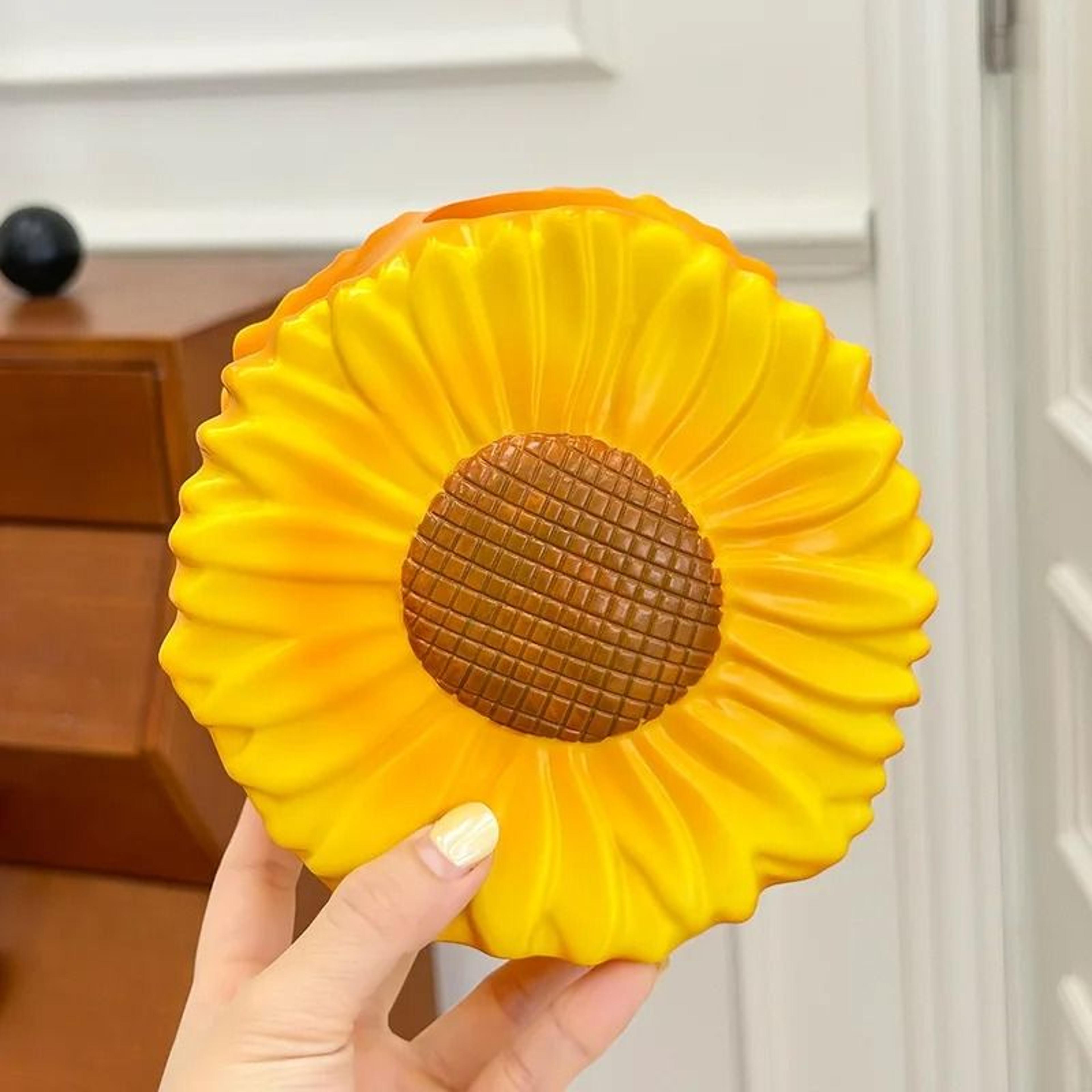 Handmade Sunflower Shaped Decorative Vase For Cheerful Tabletop Flower Arrangements 2