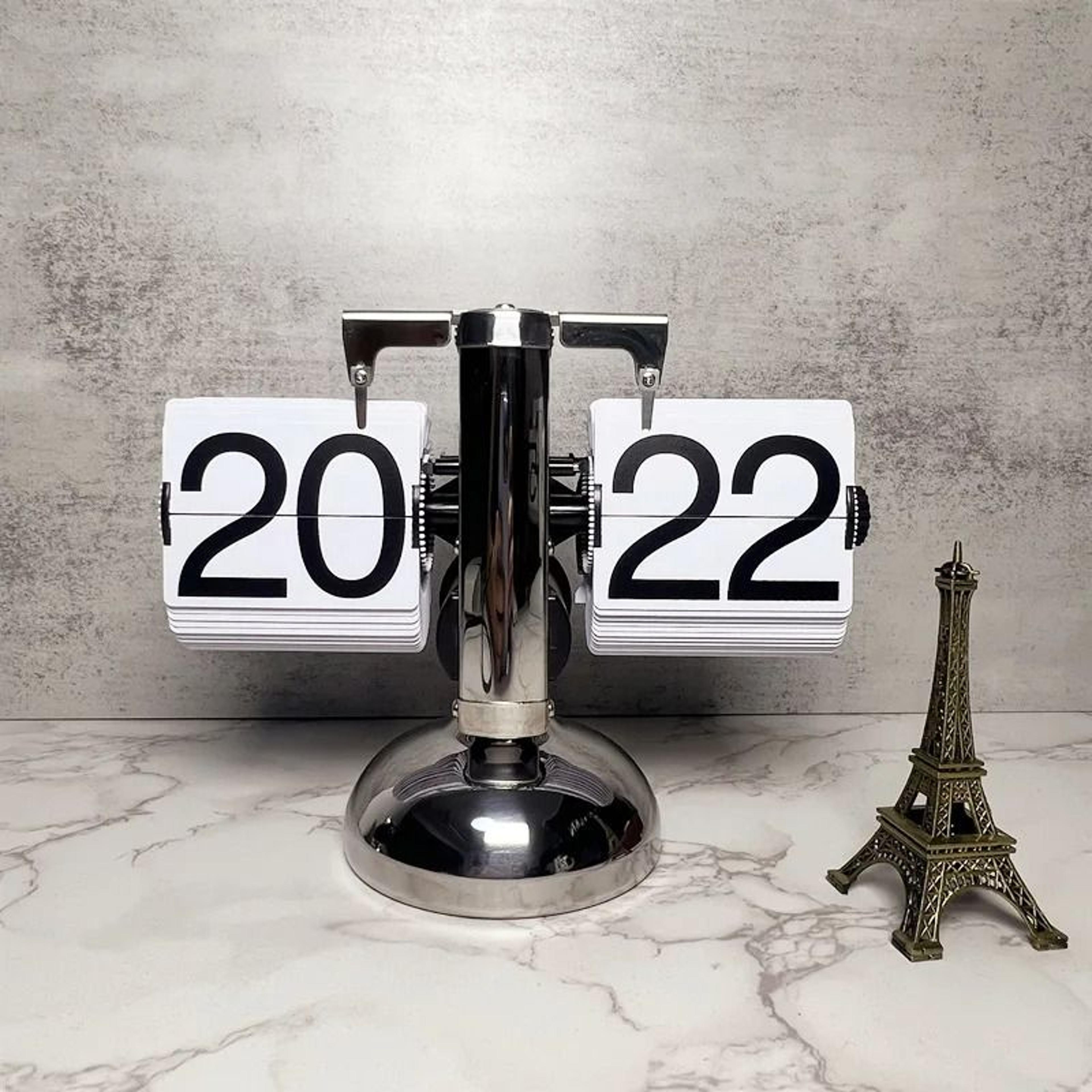 Vintage Automatic Flip Down Clock Retro Quartz Desk Clock 4
