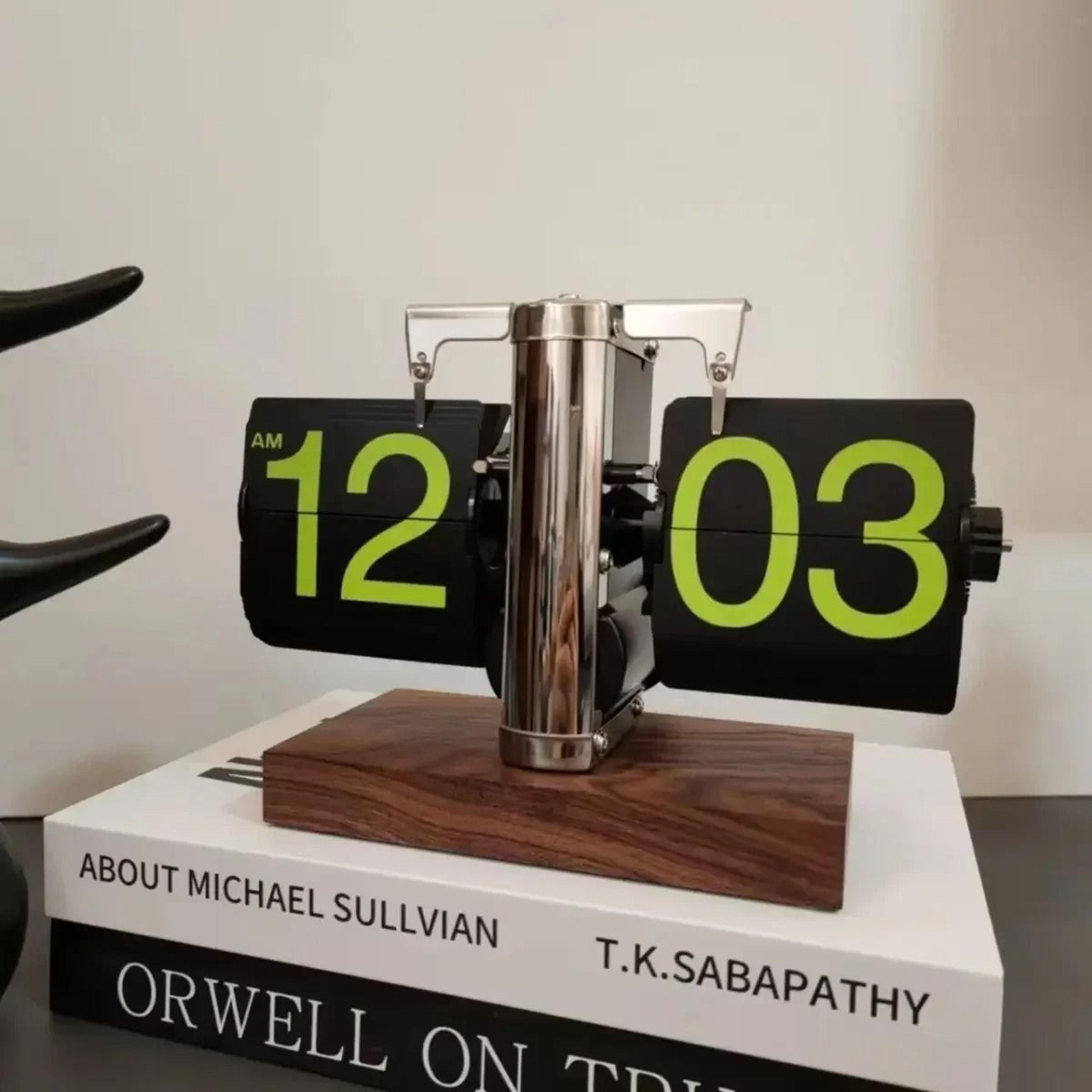 Retro Automatic Flip Desk Clock Large Display Battery Powered Table Clock 11
