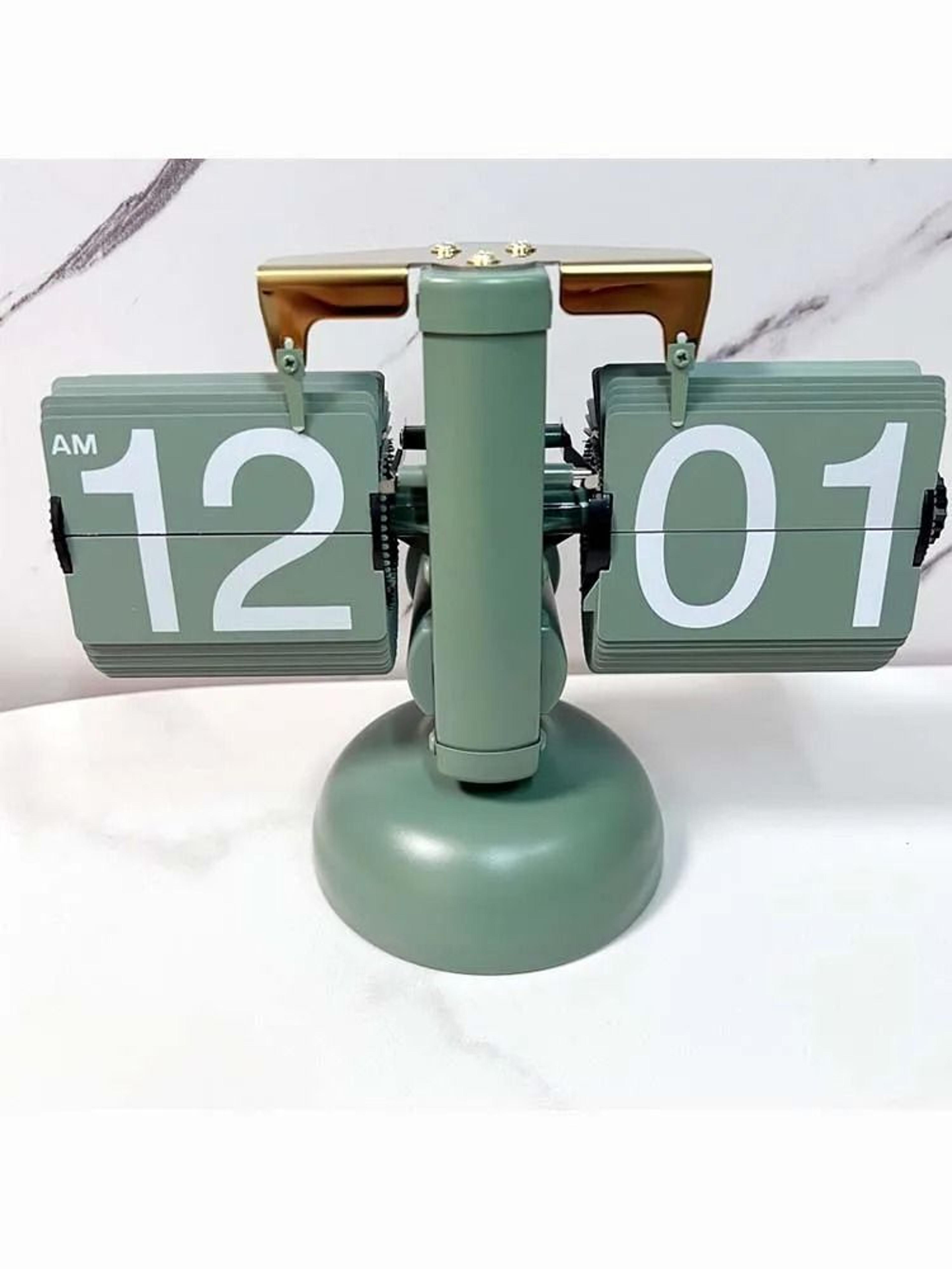 Vintage Automatic Flip Down Desk Clock With Quartz Movement 8