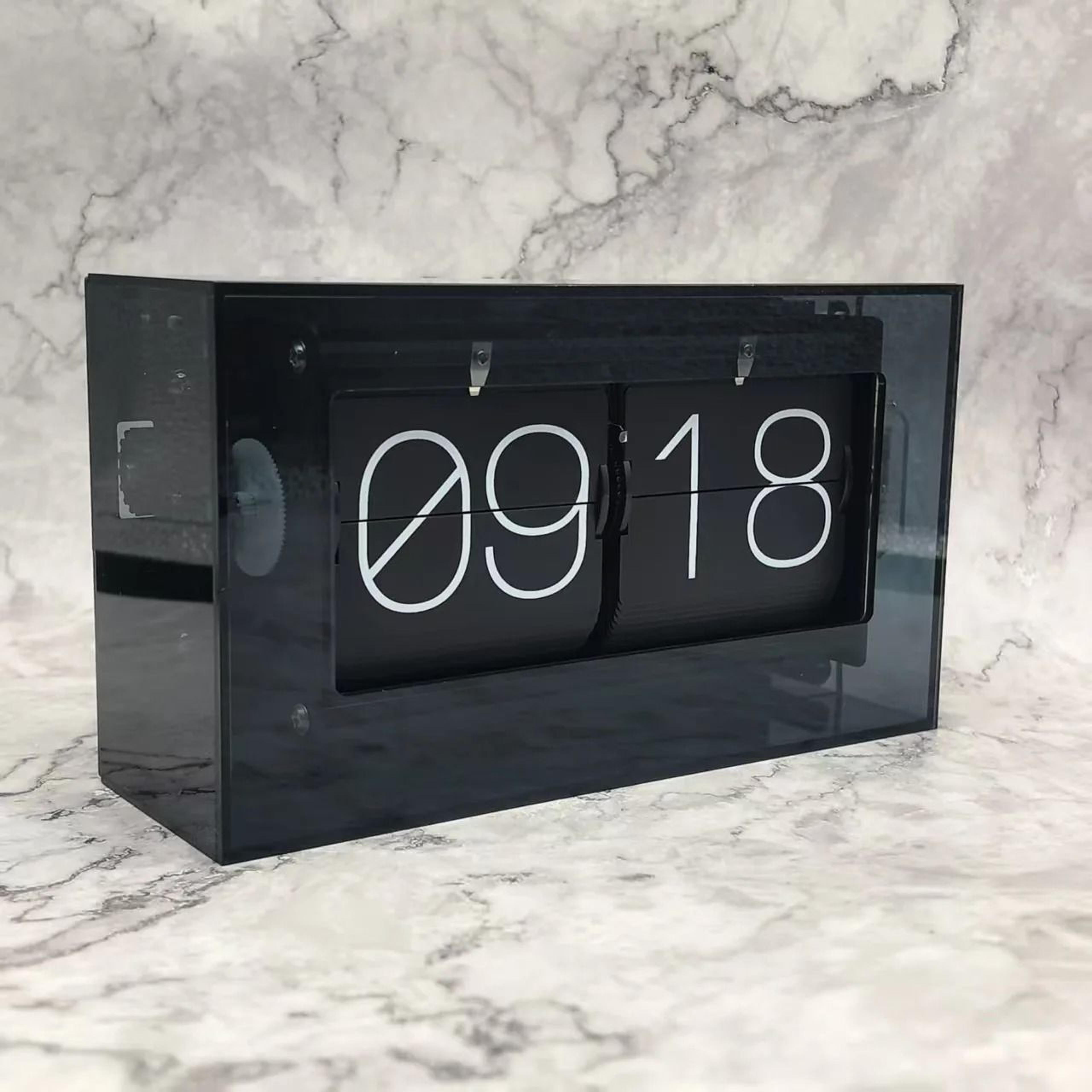 Colorful Automatic Flip Desk Clock For Maximalist Home Decor 4