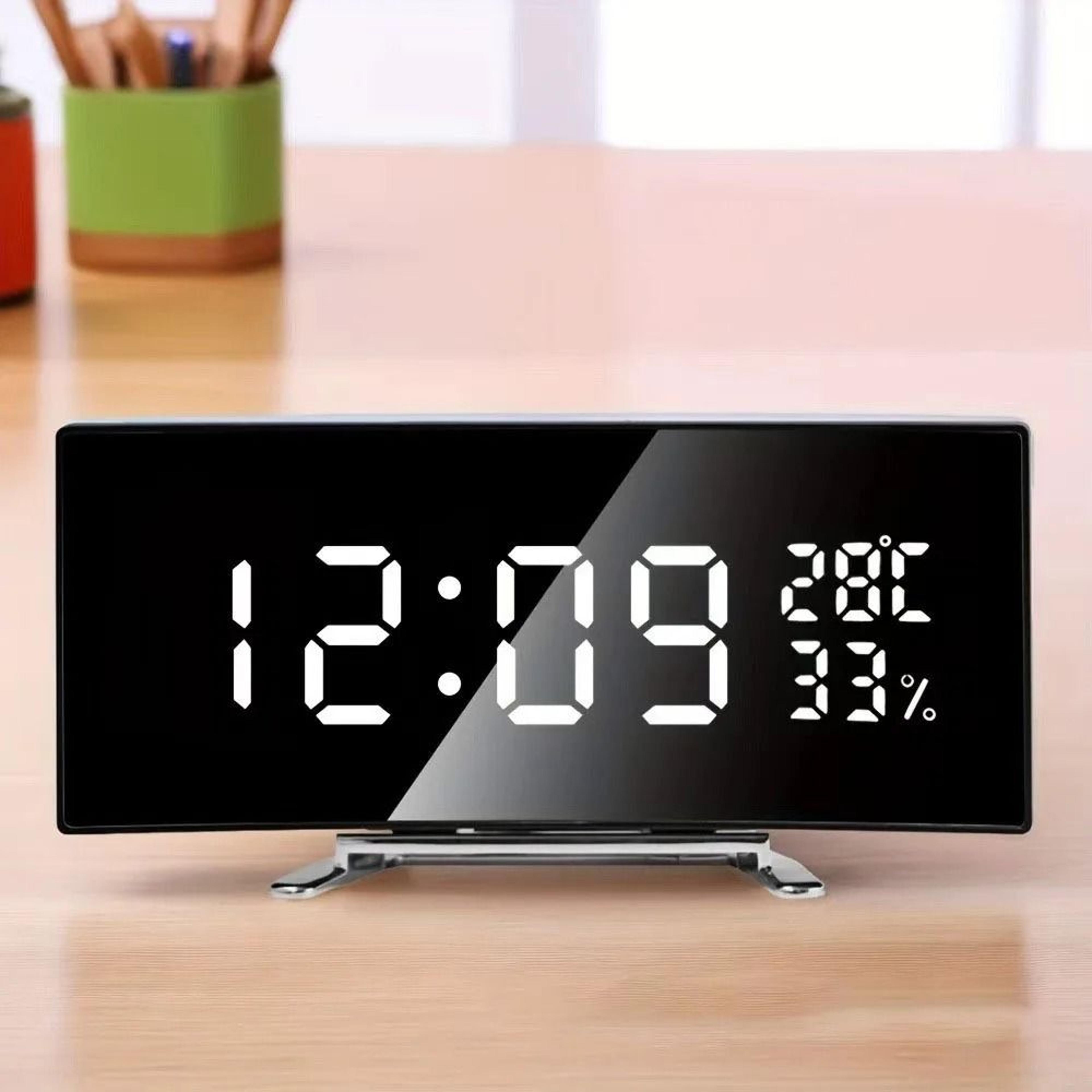 Curved LED Digital Alarm Clock With Temperature Humidity And Adjustable Brightness 2