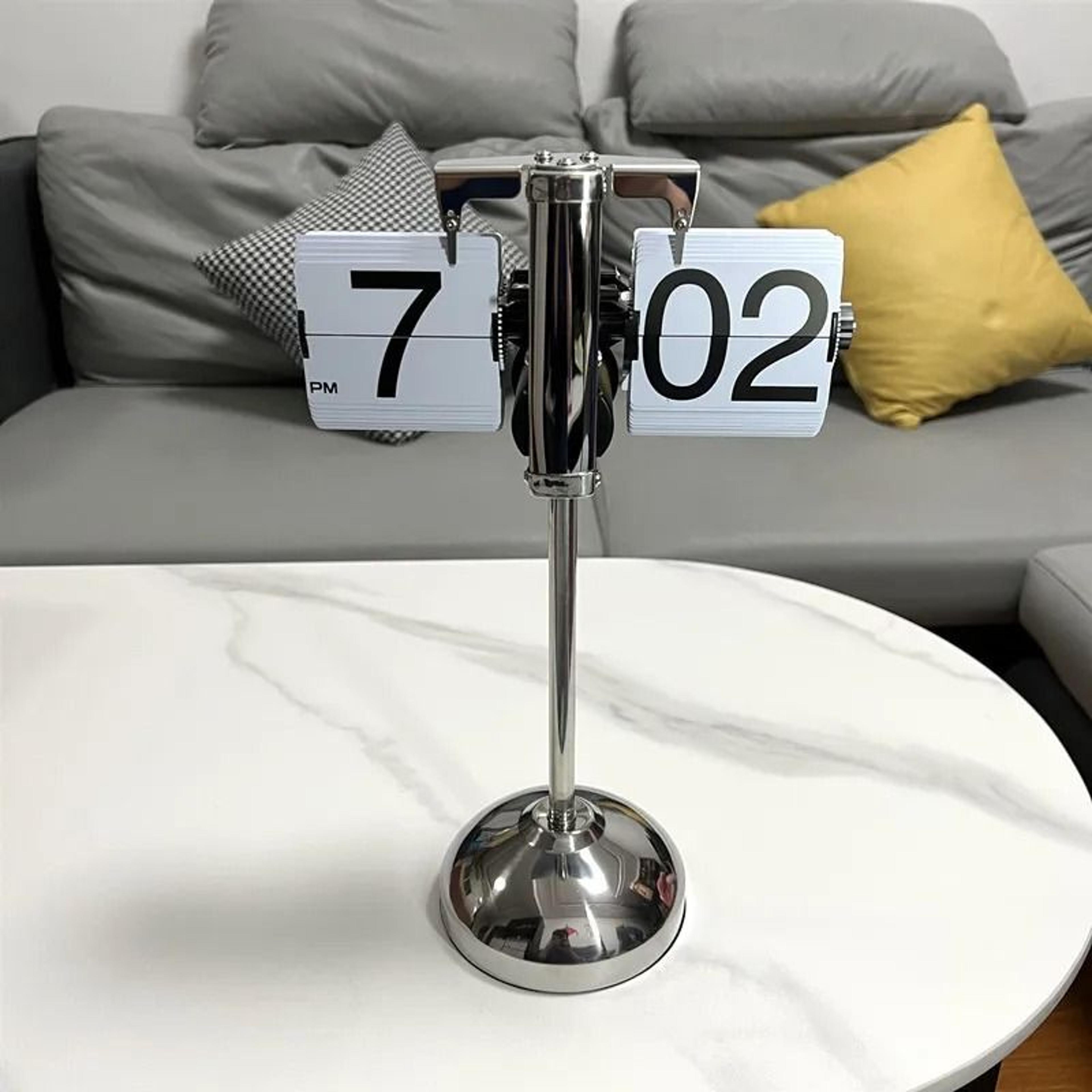 Vintage Automatic Flip Clock With Quartz Movement 10