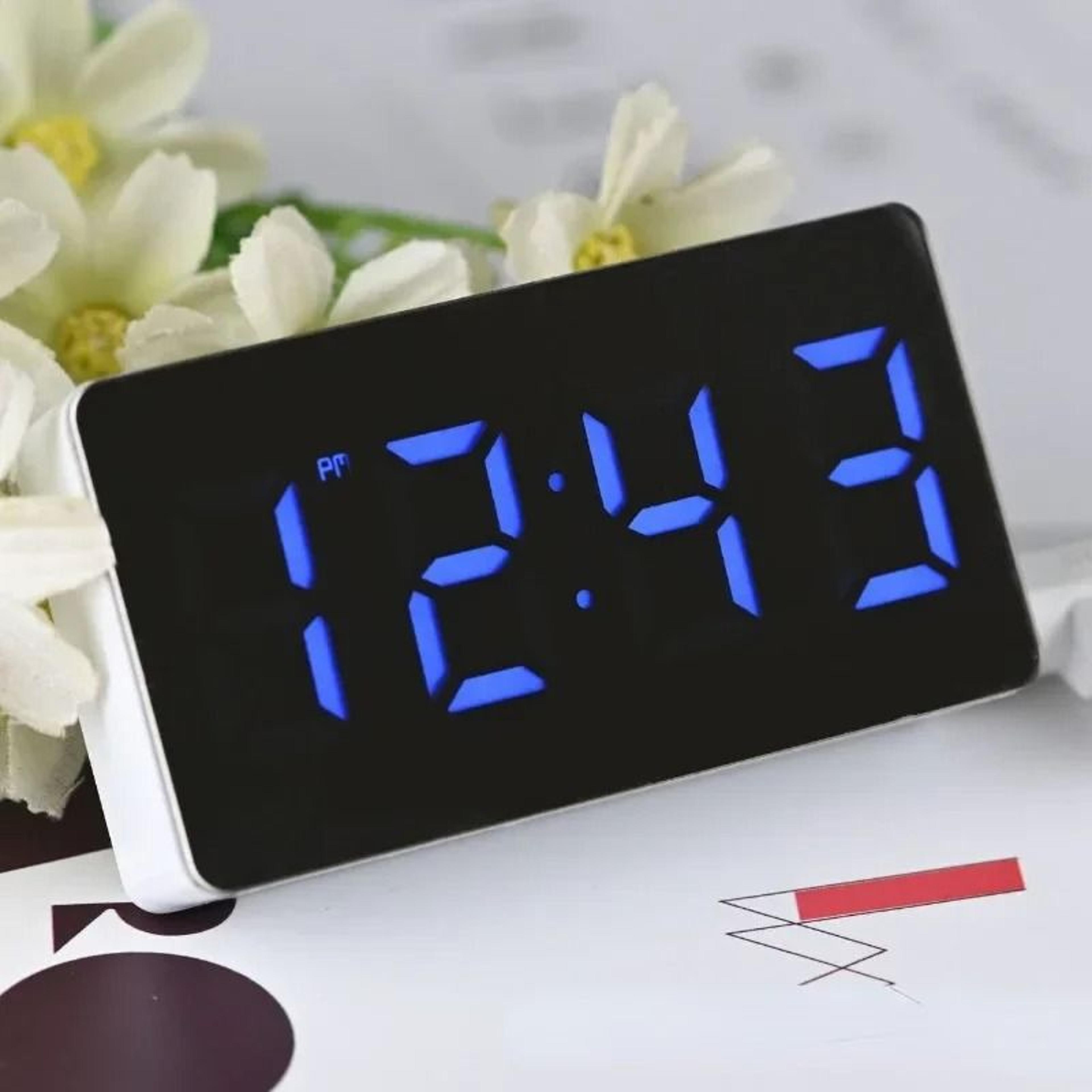smart voice control alarm clock with temperature display and dual alarms