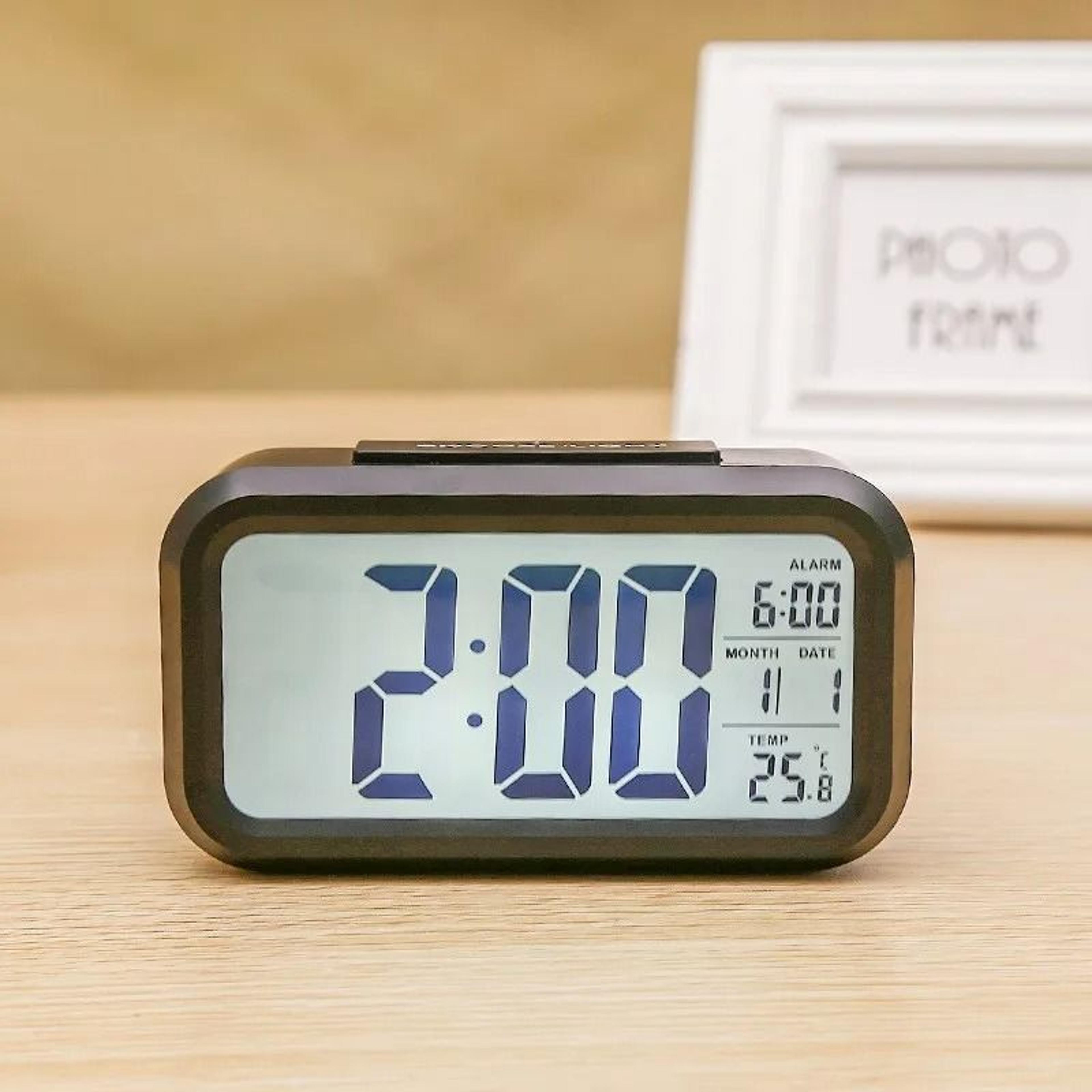 Modern Digital Alarm Clock Battery Powered LED Bedside Clock 9