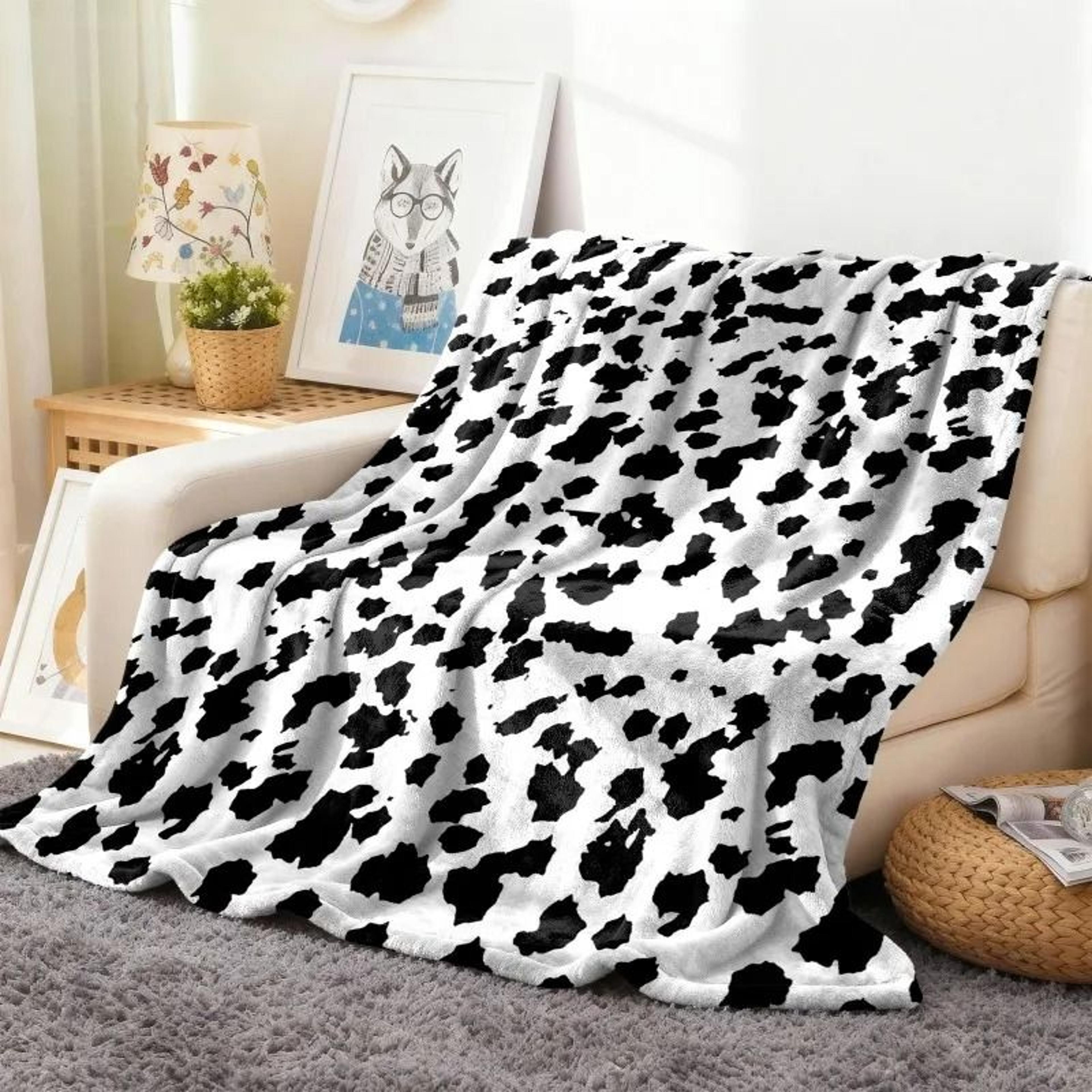 Cow Print Flannel Throw Blanket Soft Lightweight All Season Blanket 2