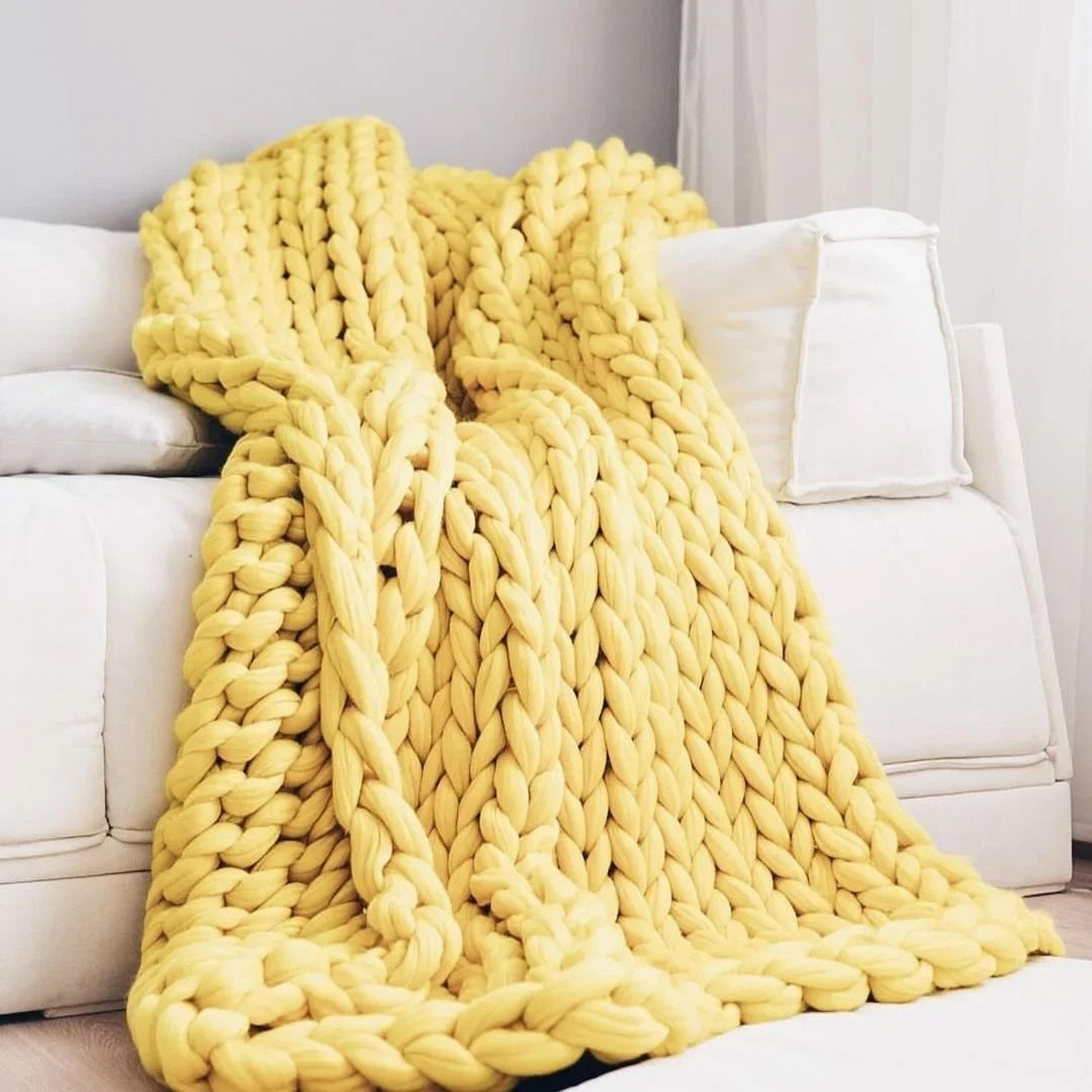 Chunky Knit Weighted Blanket Soft Breathable Queen Size Throw 8