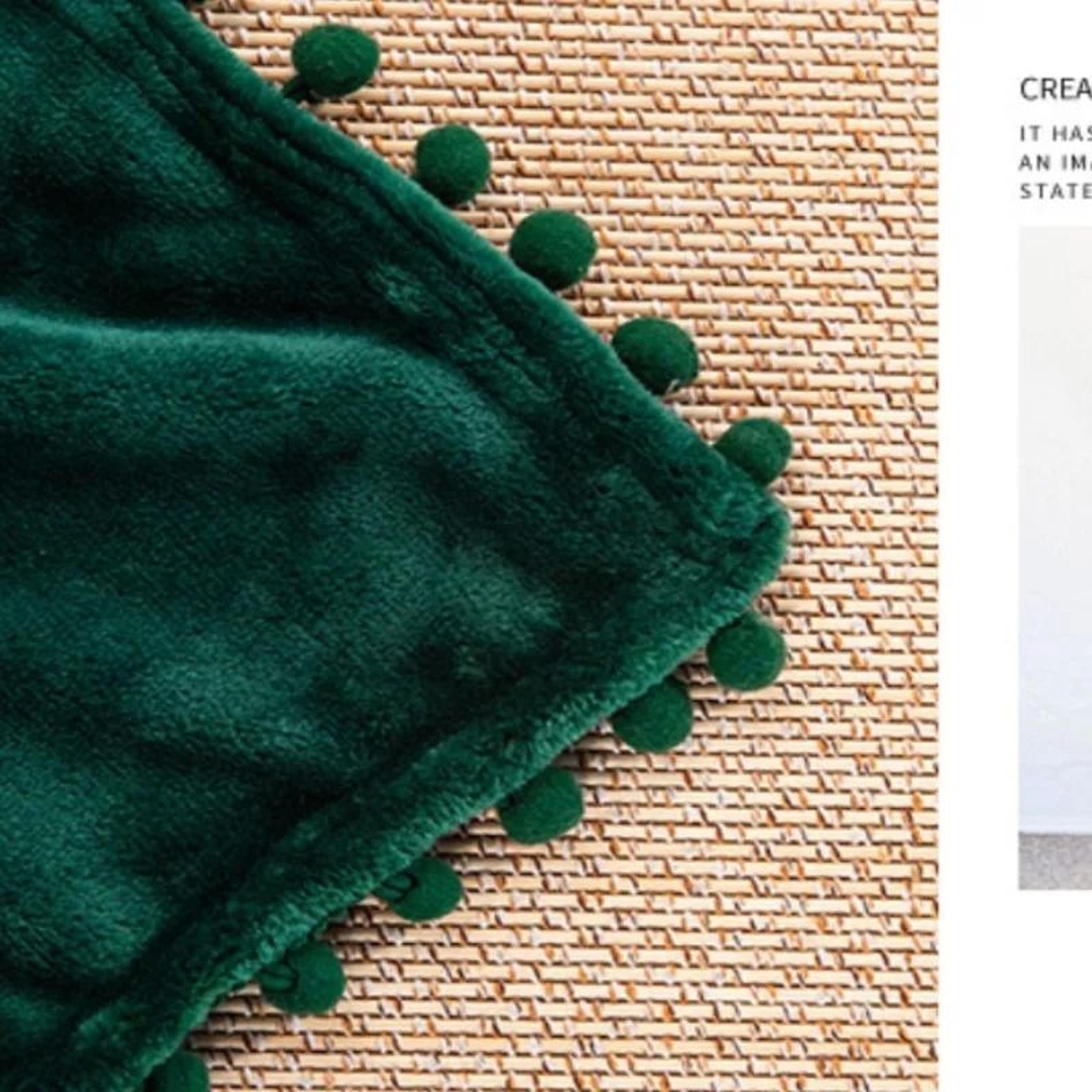 Christmas Green Fleece Throw Blanket With Pom Fringe 14