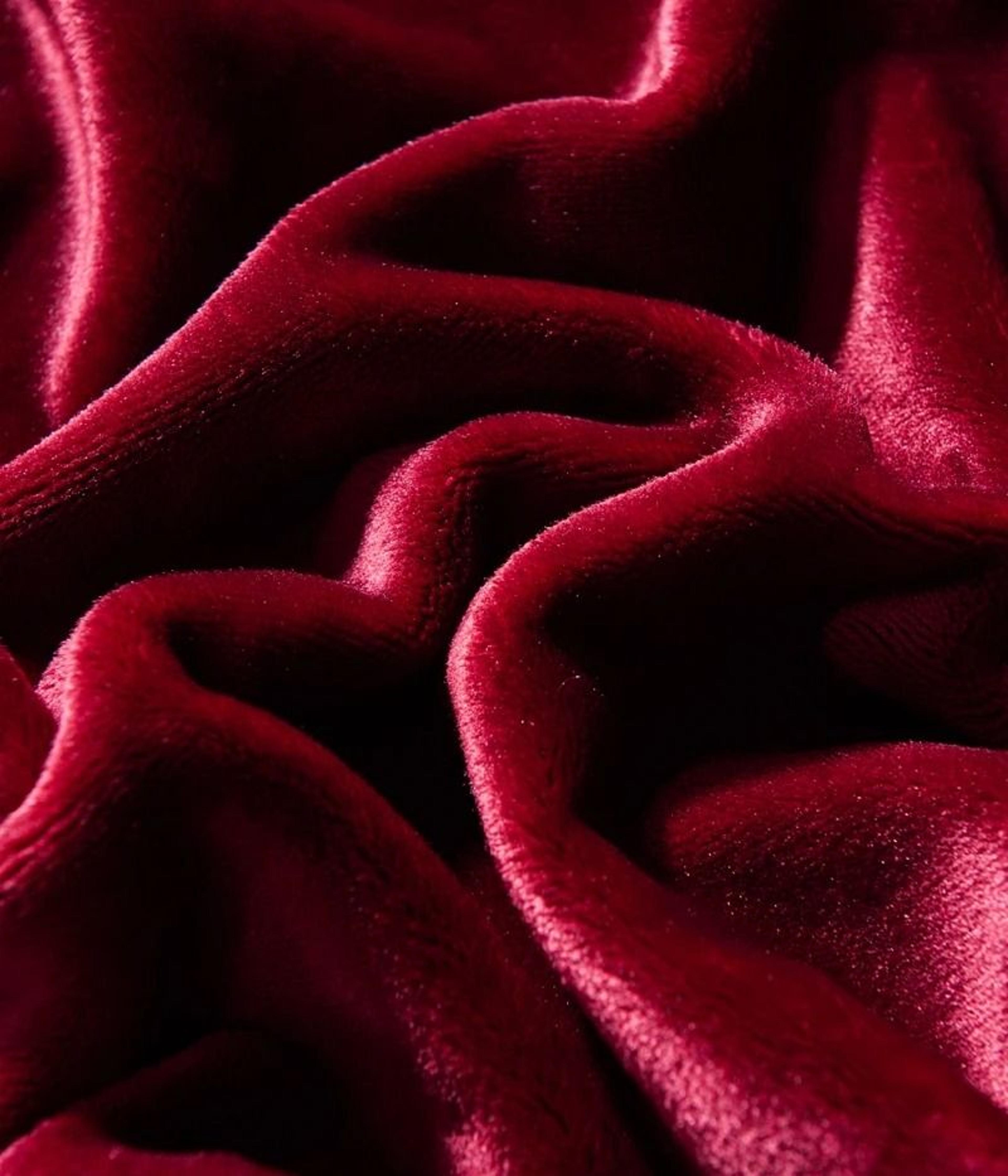 Soft Velvet Throw Blanket Lightweight Travel And Nap Blanket 11