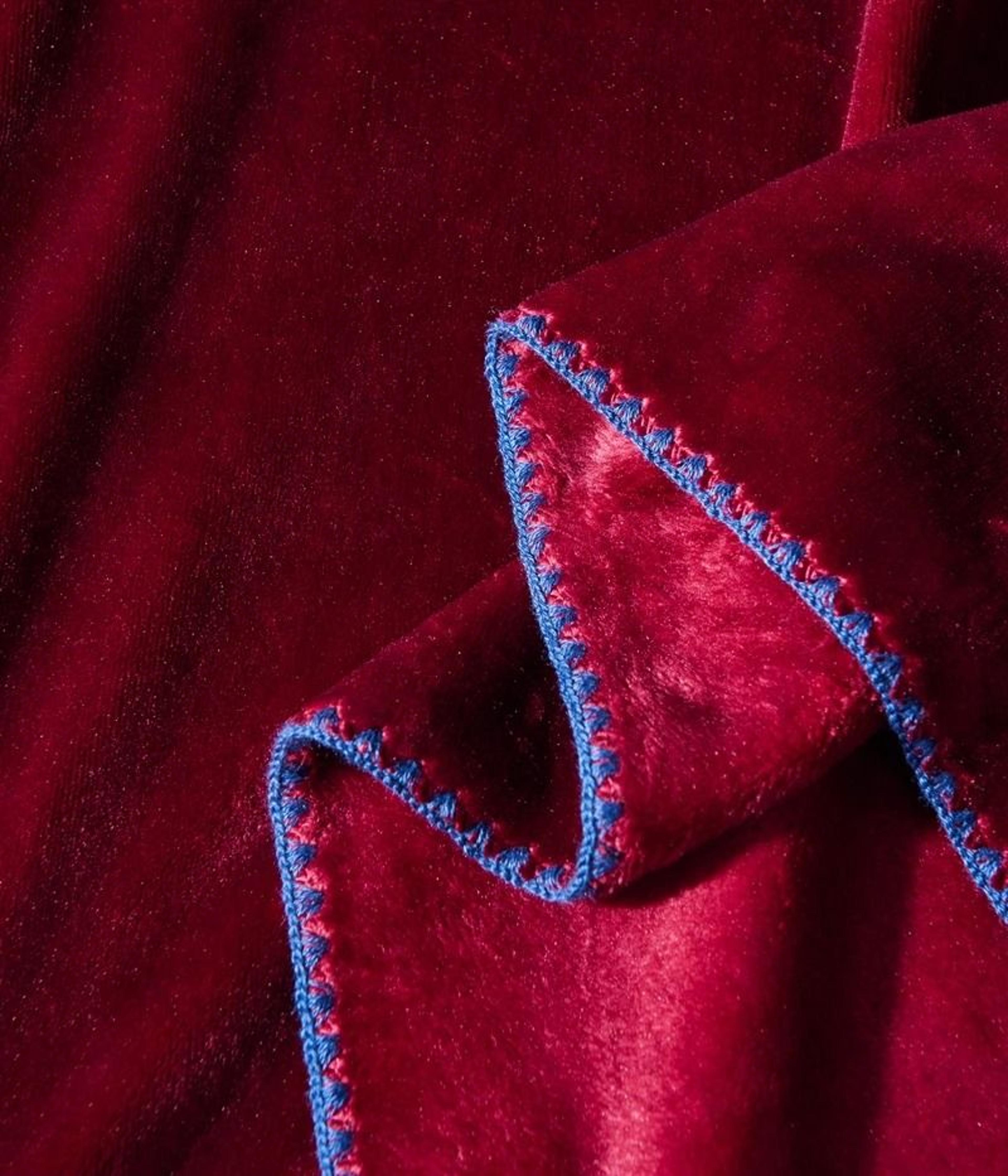 Soft Velvet Throw Blanket Lightweight Travel And Nap Blanket 14
