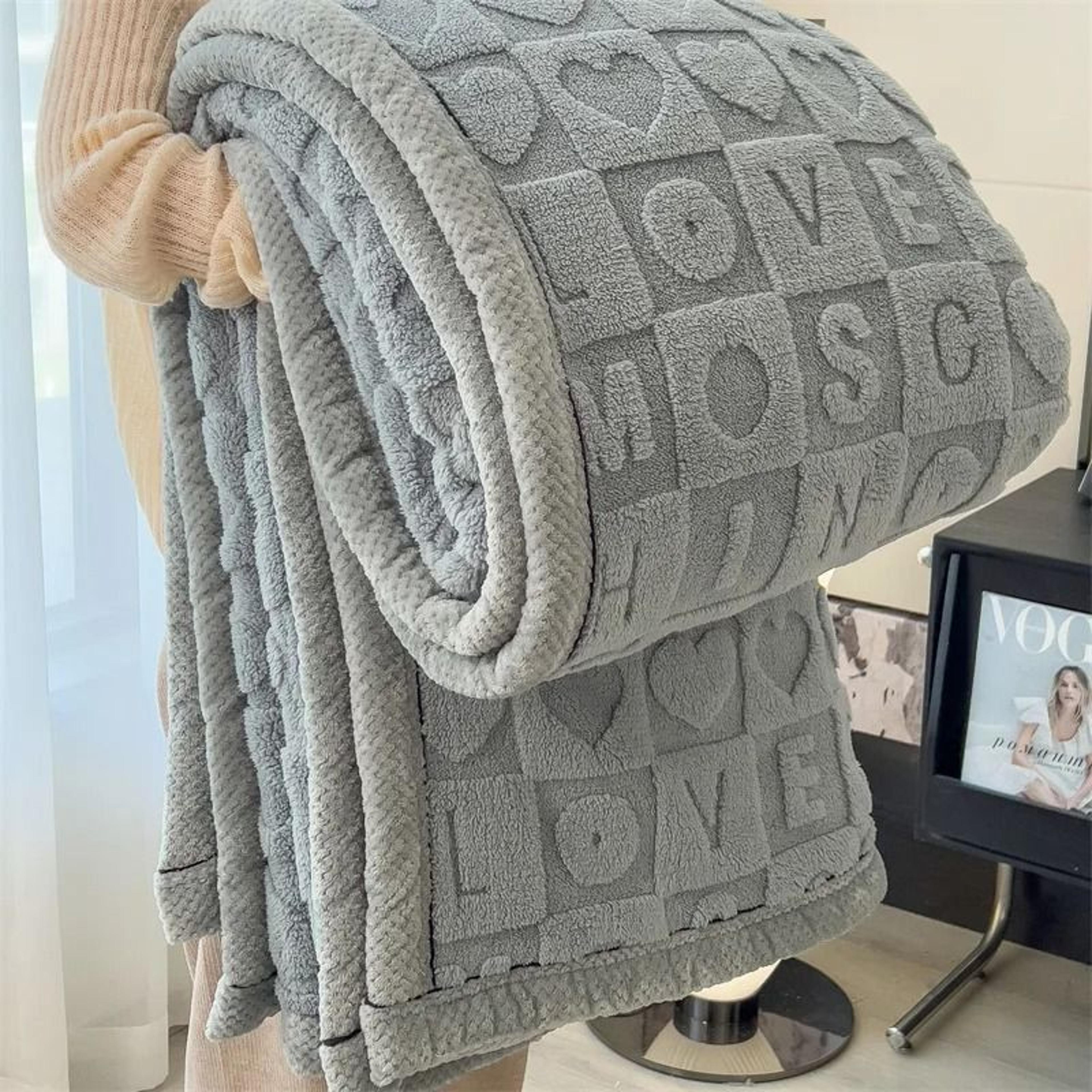 Taffeta Velvet Carved Blanket Thick DoubleSided Plush Throw 5