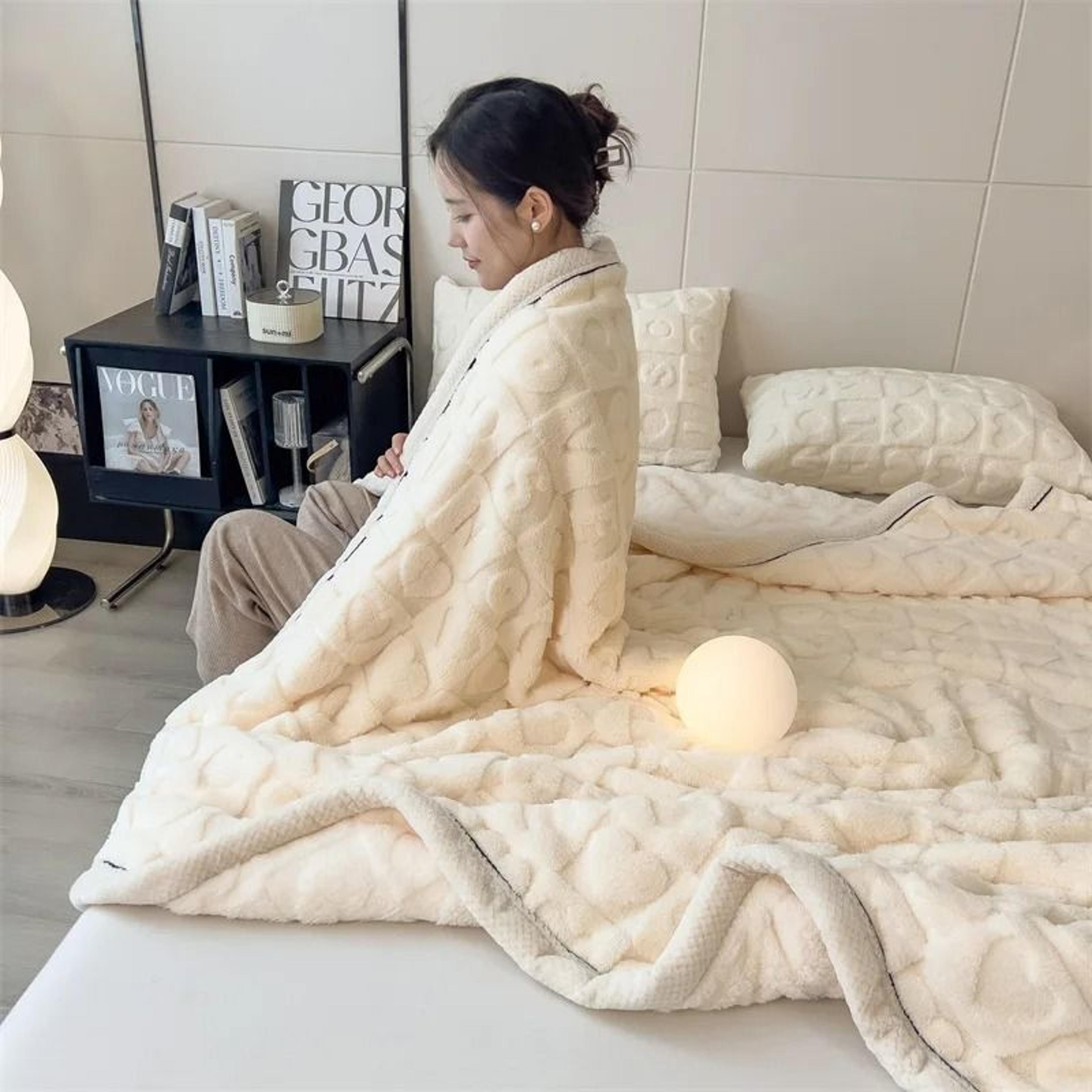 Taffeta Velvet Carved Blanket Thick DoubleSided Plush Throw 13