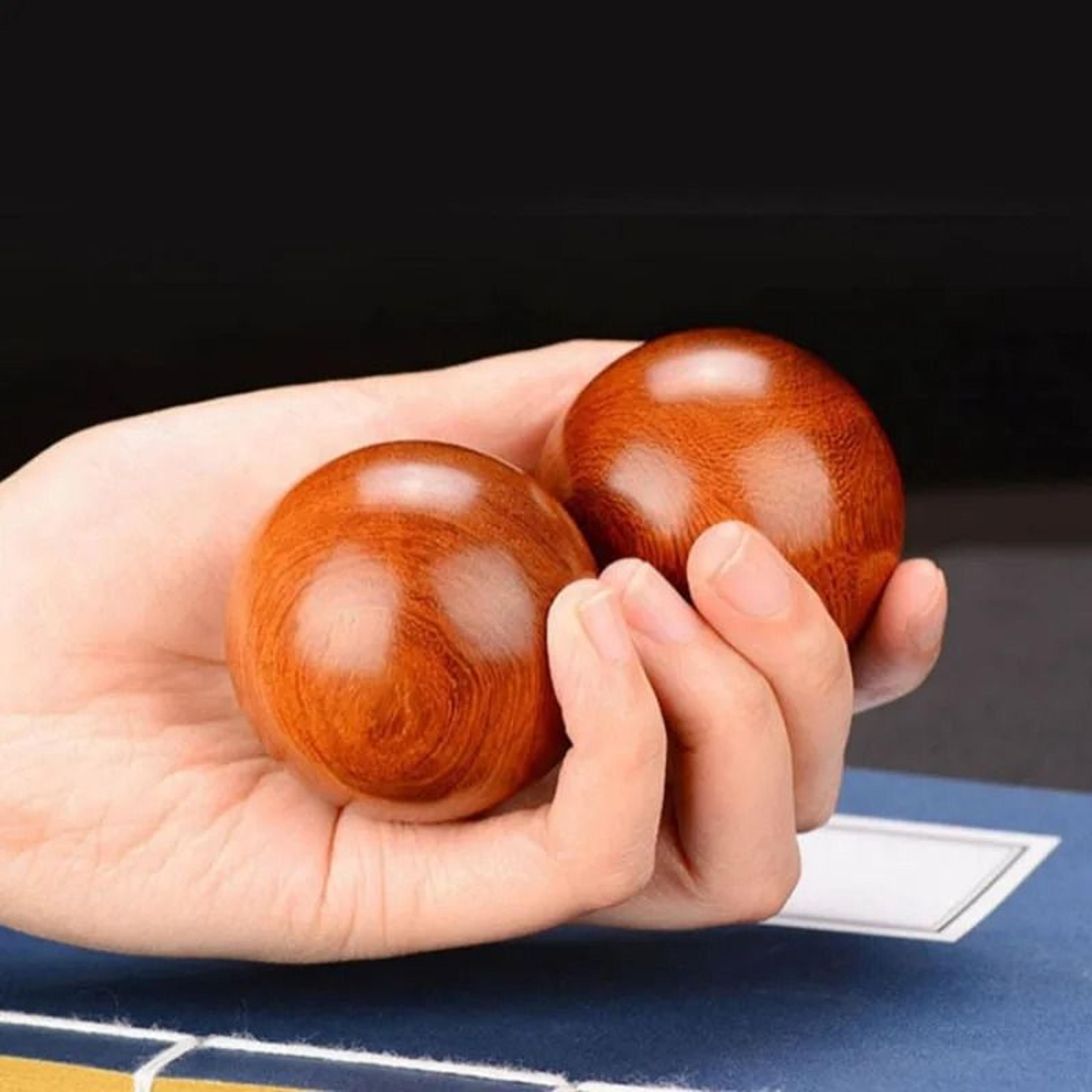 2pcs wooden spiky massage balls for hands feet and body relaxation