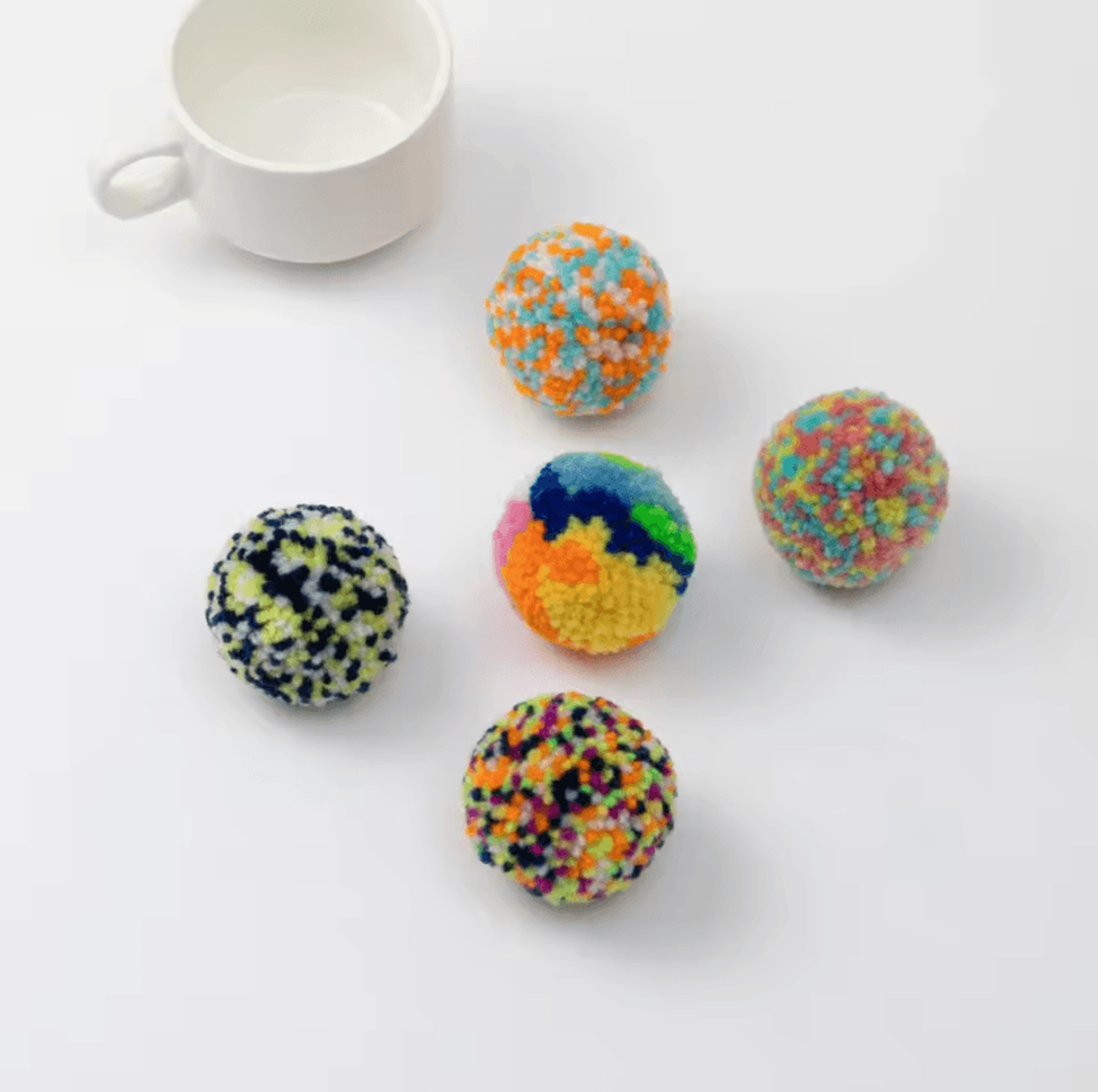YarnBounce Interactive Cat Ball Toy 2