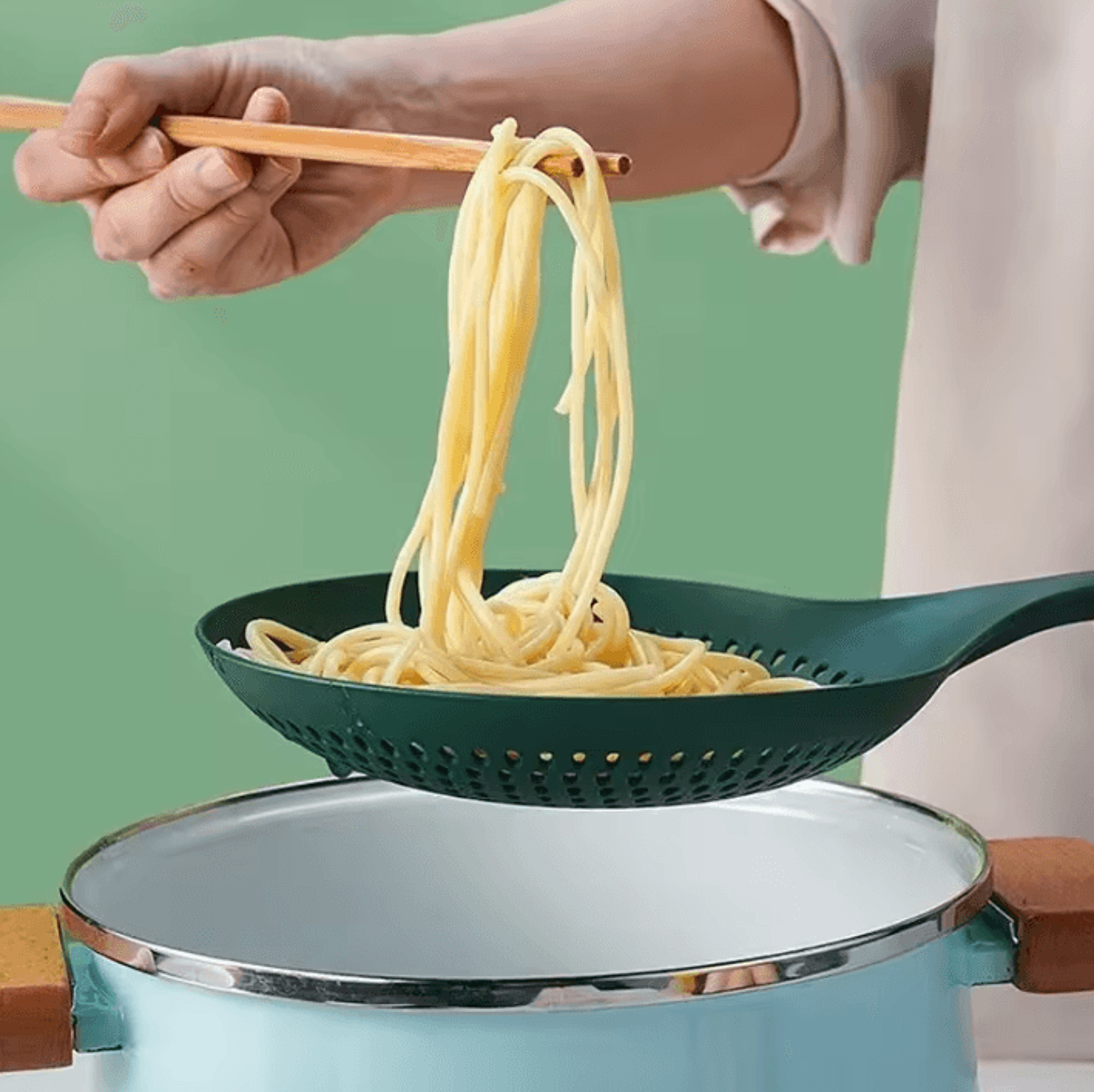 DrainMaster HeatResistant Pasta Strainer Scoop 2
