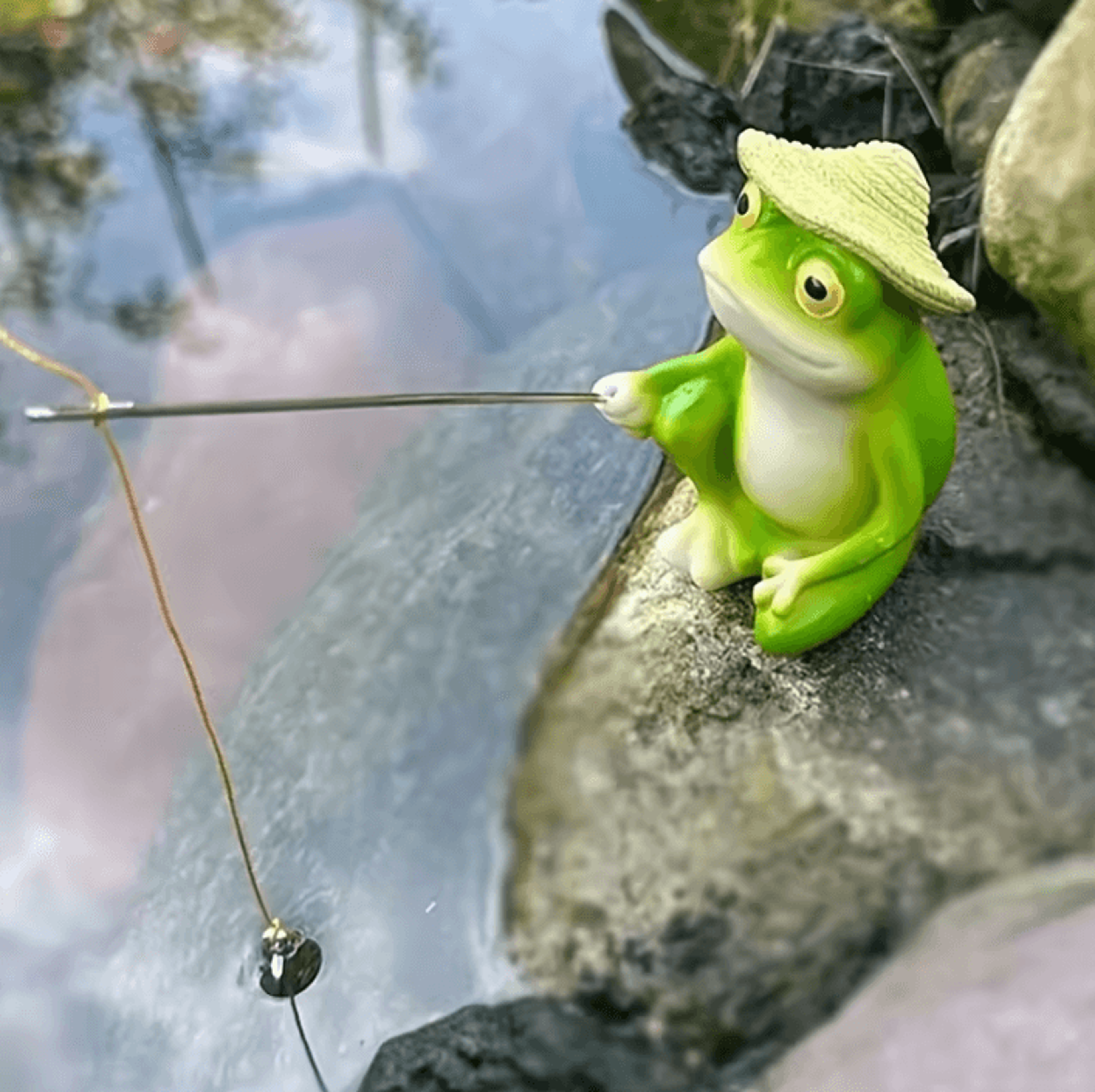 Cute Resin Frog Fishing Figurine Cartoon Garden Statue For Indoor  Outdoor Decor 1