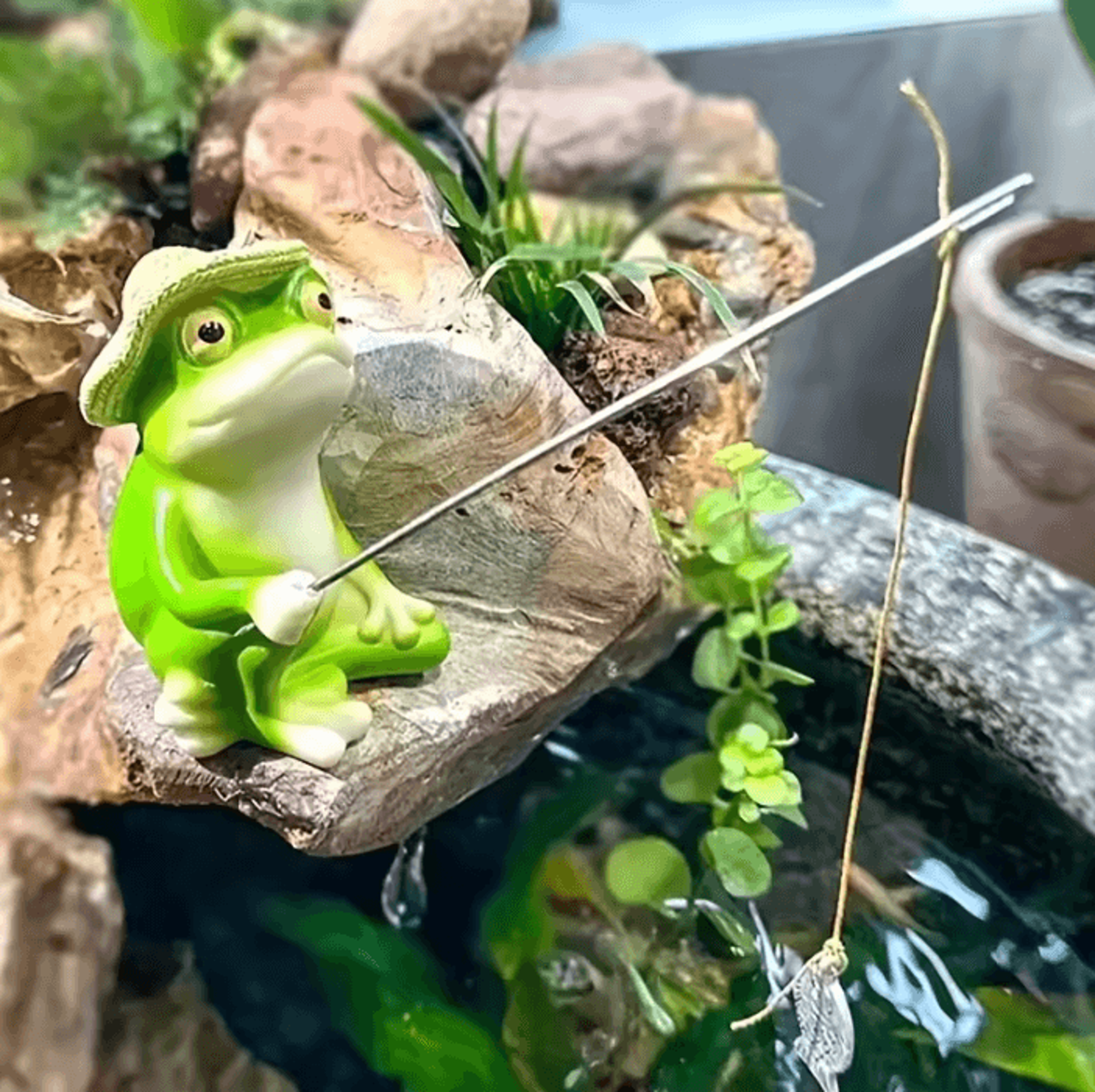 Cute Resin Frog Fishing Figurine Cartoon Garden Statue For Indoor  Outdoor Decor 2