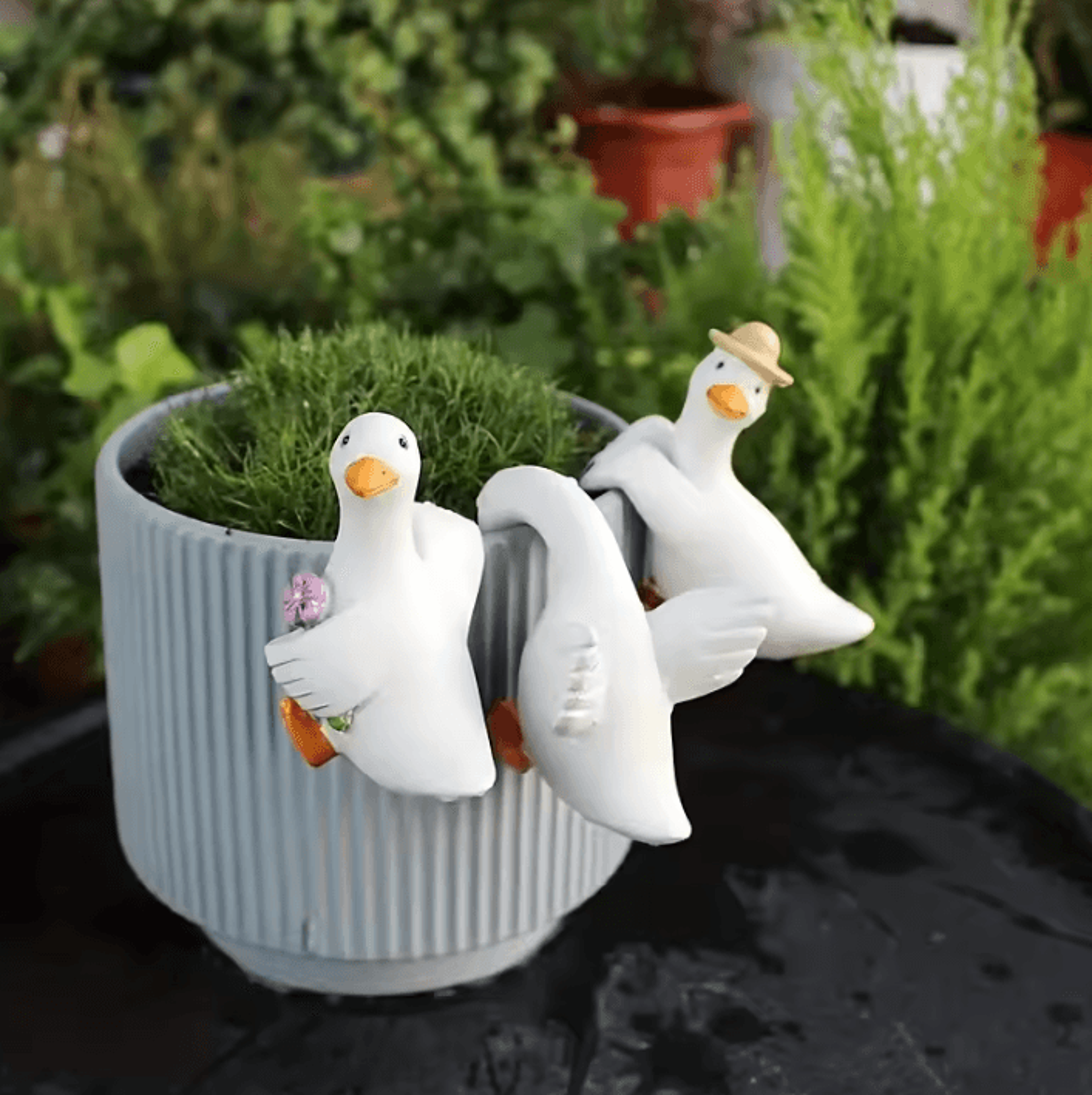 Cute Duck Resin Flower Pot Hanger Garden Ornament 1