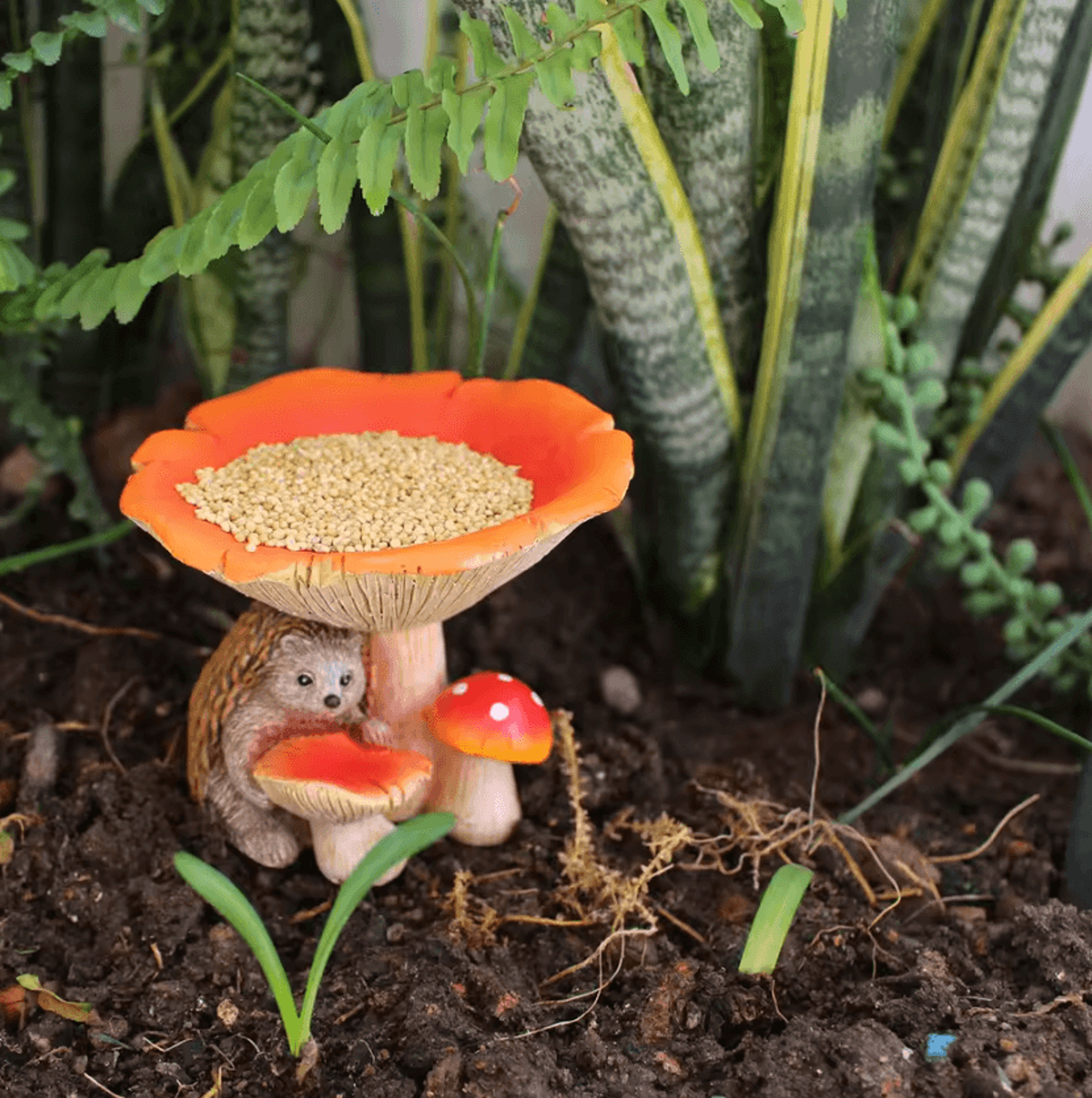 Cute Mushroom Hedgehog Bird Feeder Resin Garden Ornament 1
