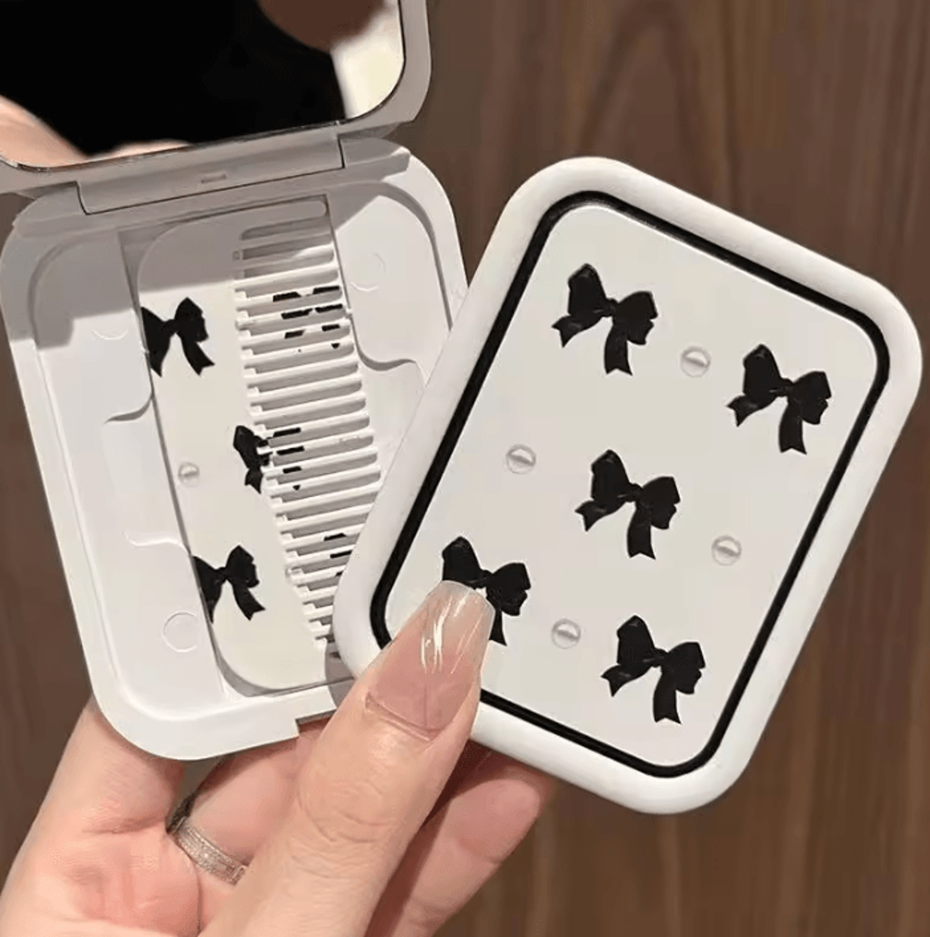 Bowknot Folding Makeup Mirror With Comb 2