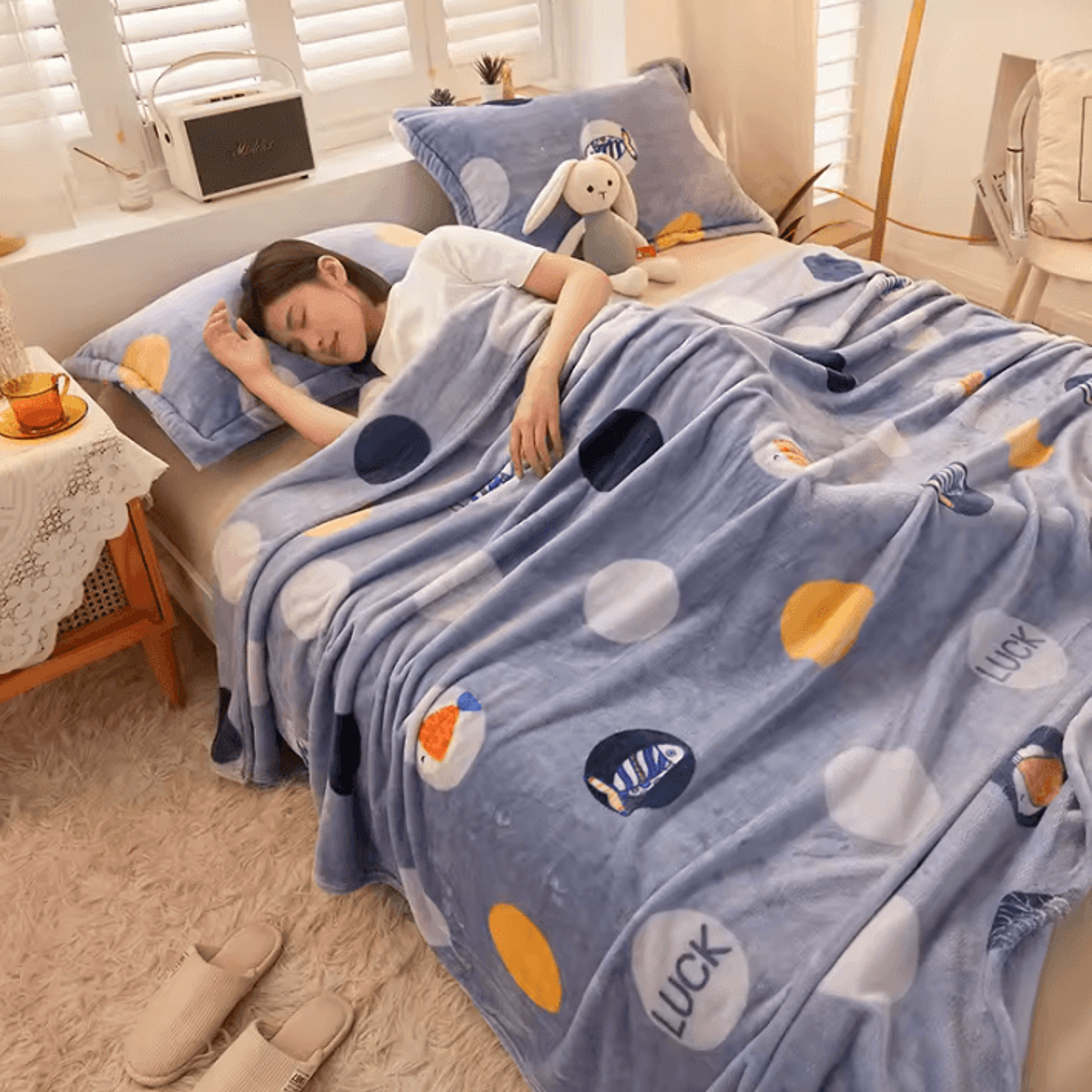 Cute Strawberry Flannel Throw Blanket 4