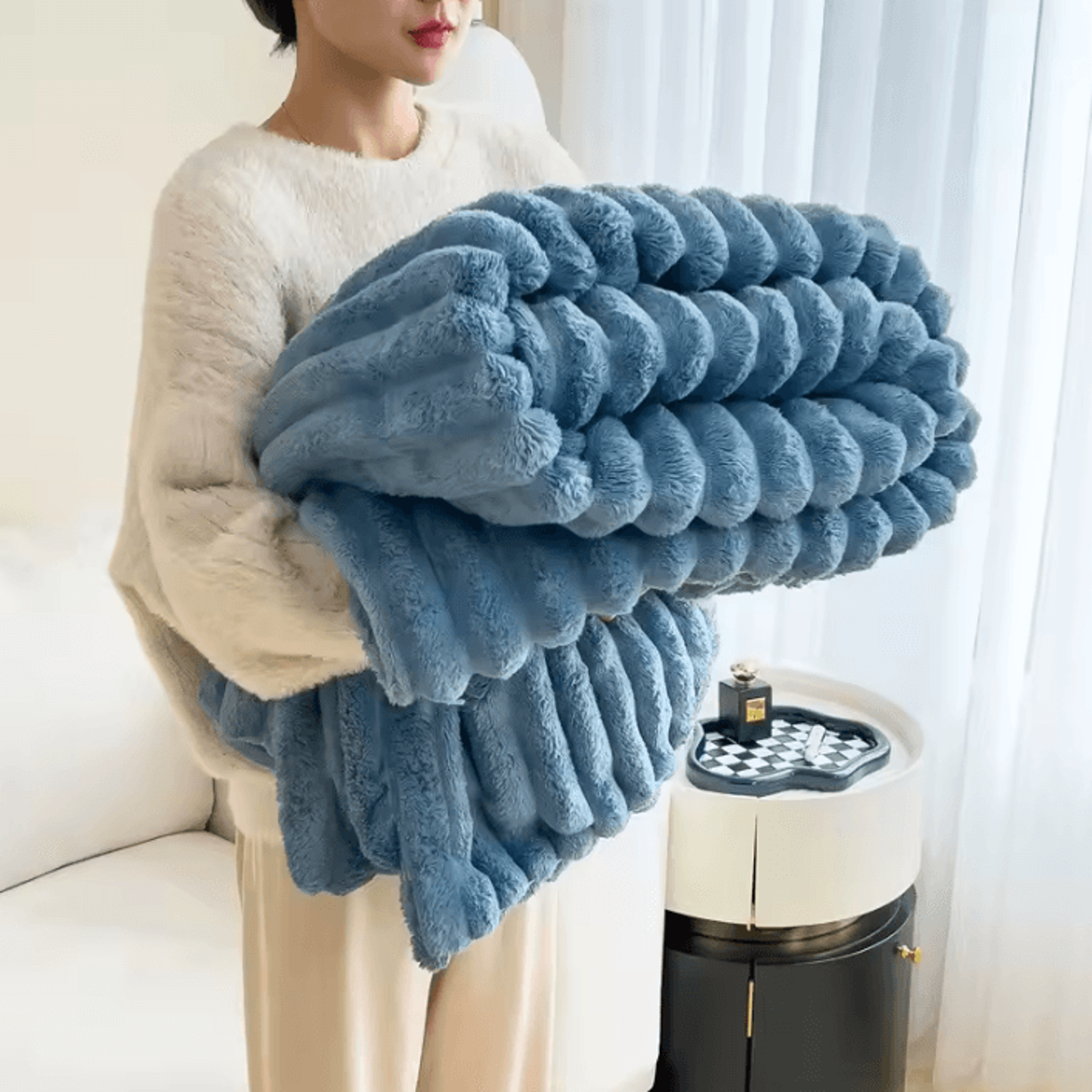 Faux Rabbit Fur Plush Nap Blanket 2