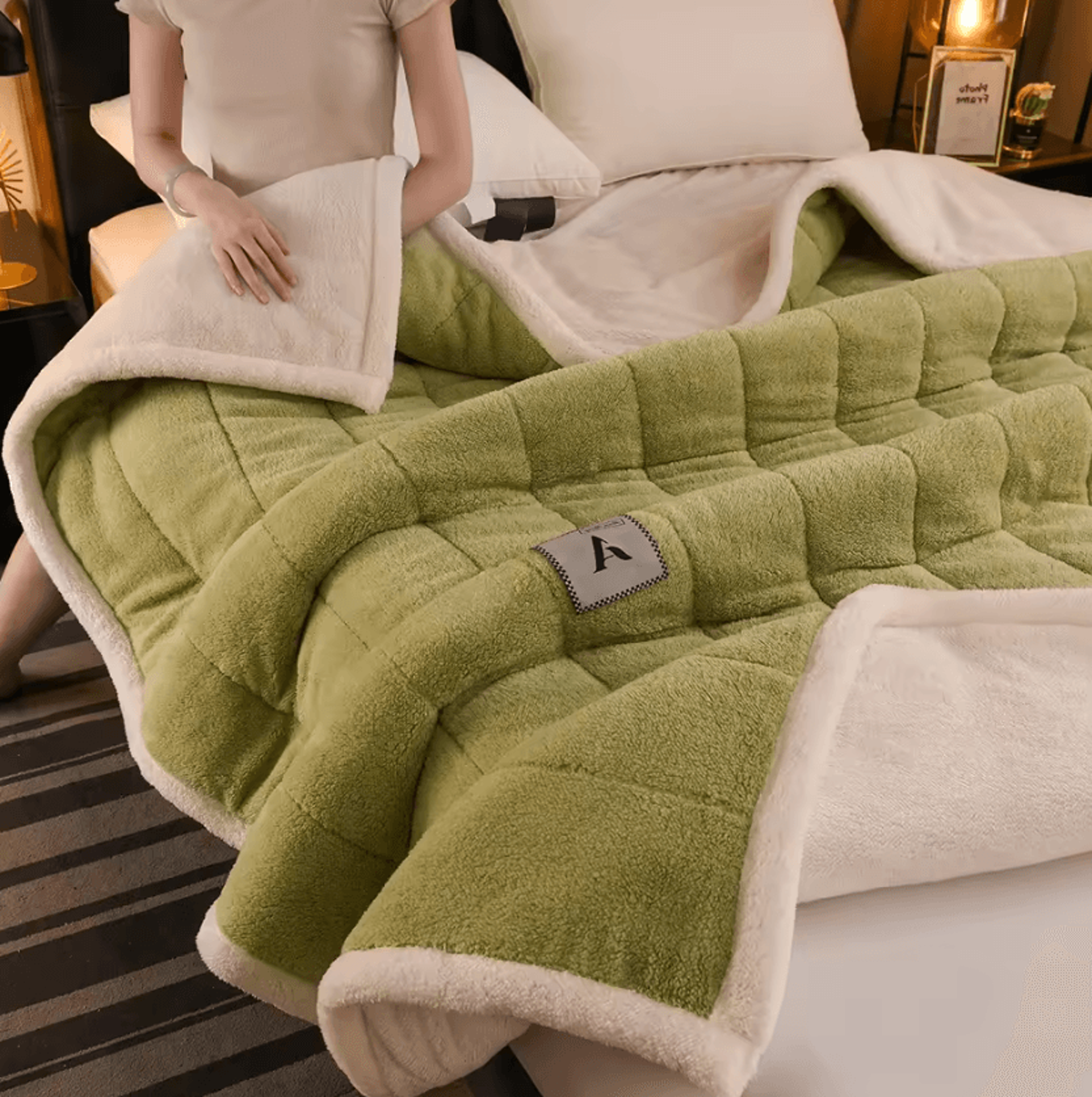 Three Layer Thickened Milk Velvet Winter Blanket 2