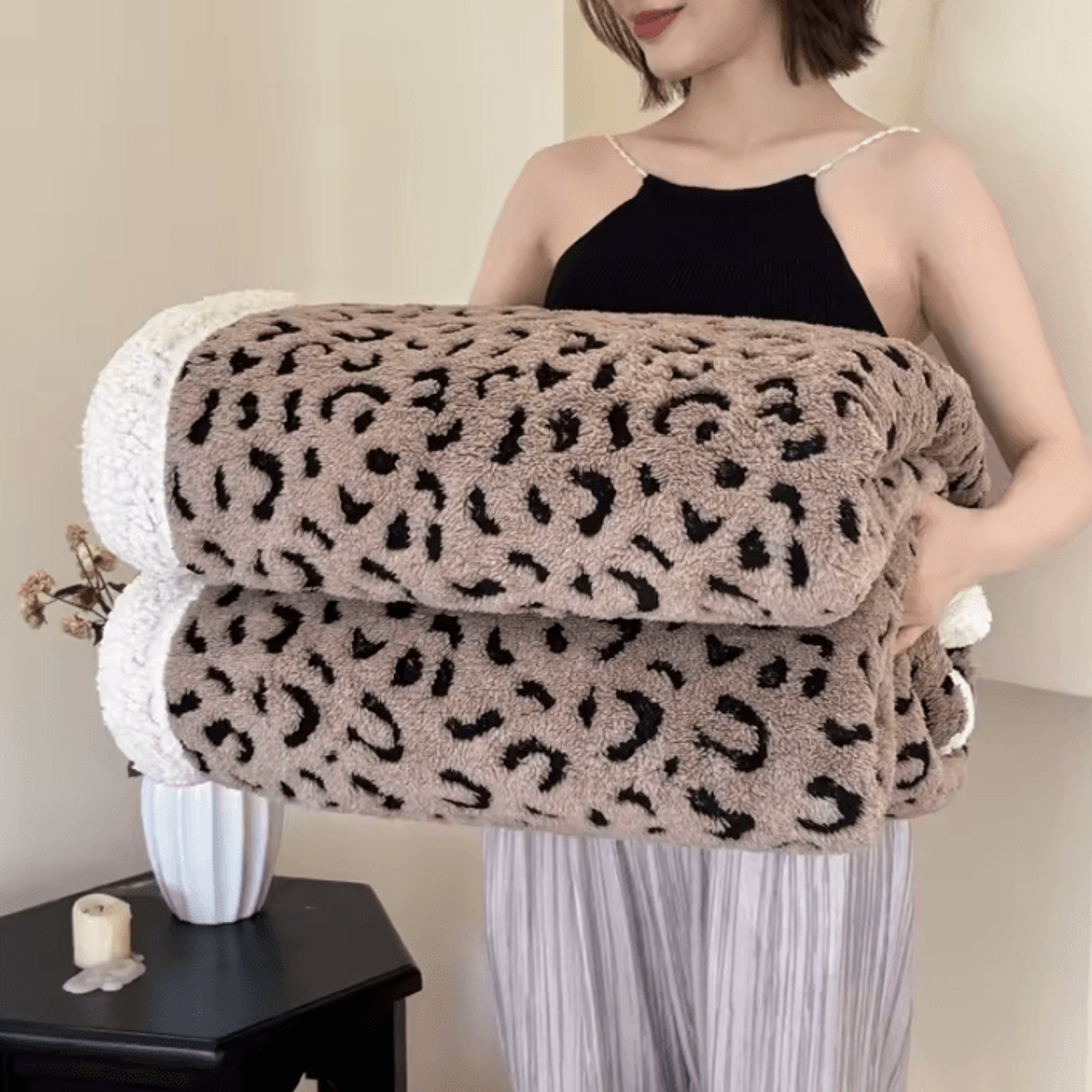 Leopard Print Lambswool Jacquard Throw Blanket 2