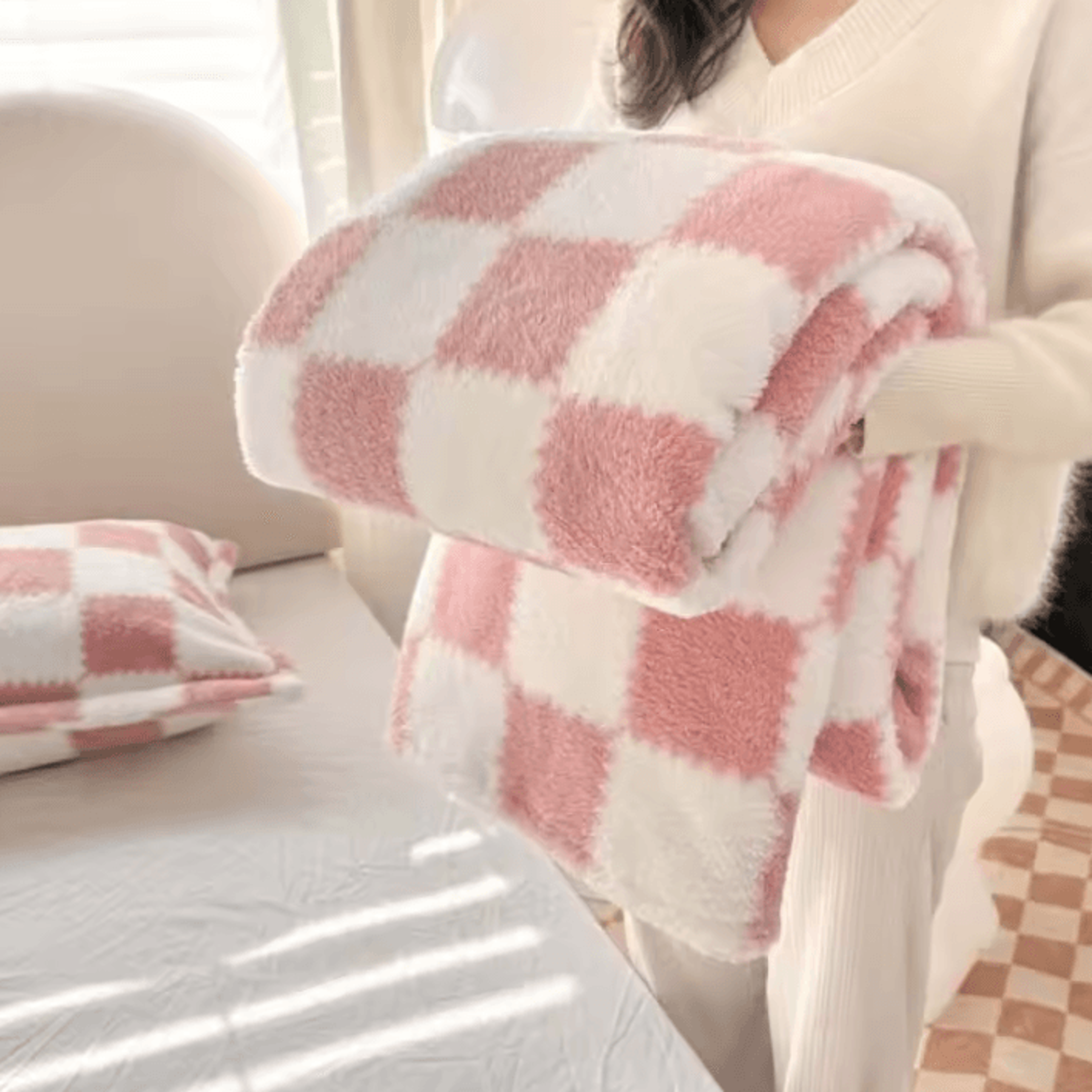 Pink And White Soft Flannel Fleece Blanket 2
