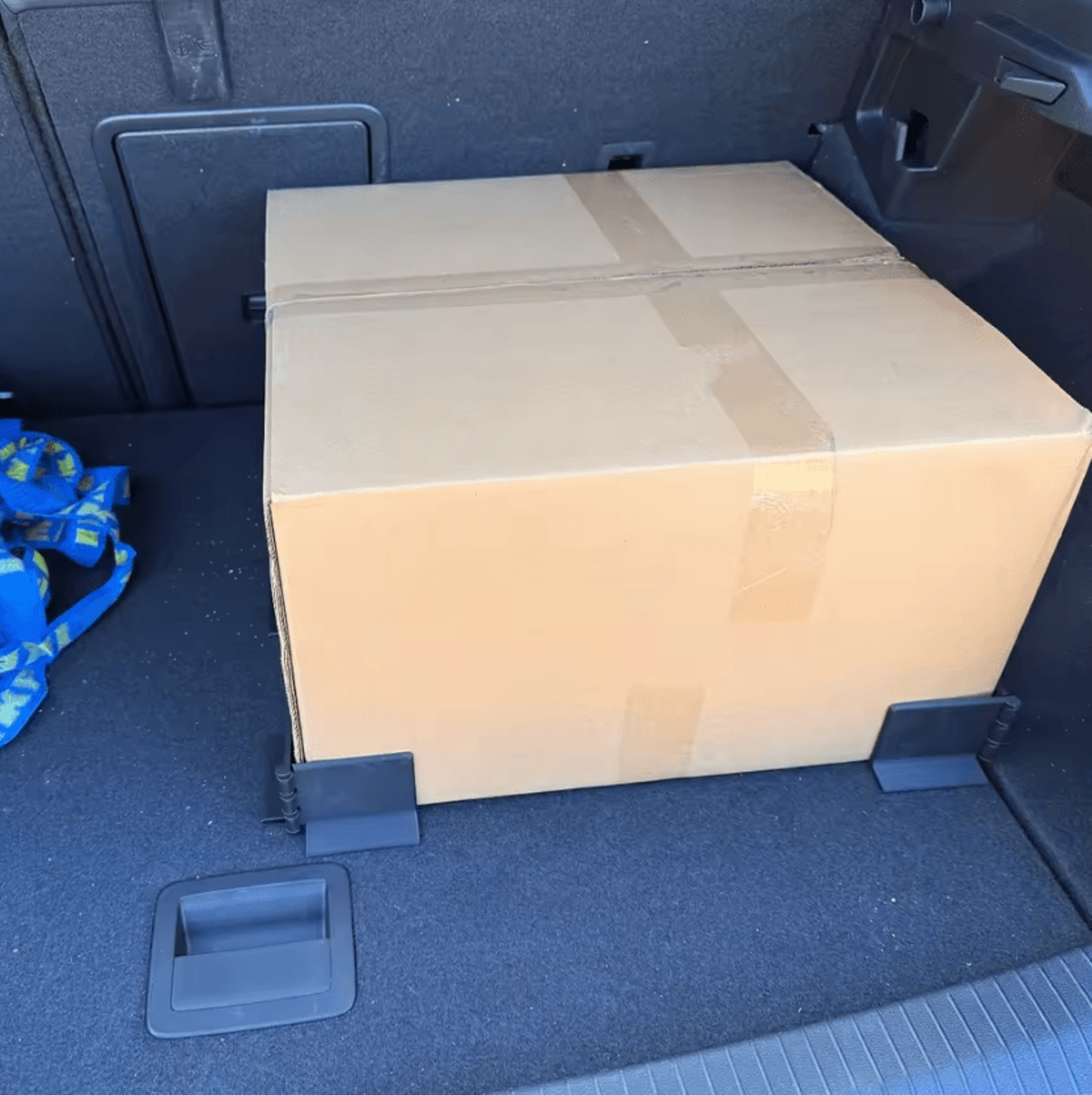 Adjustable Car Trunk Storage Fixer Set With Anti Slip Cargo Stoppers 2