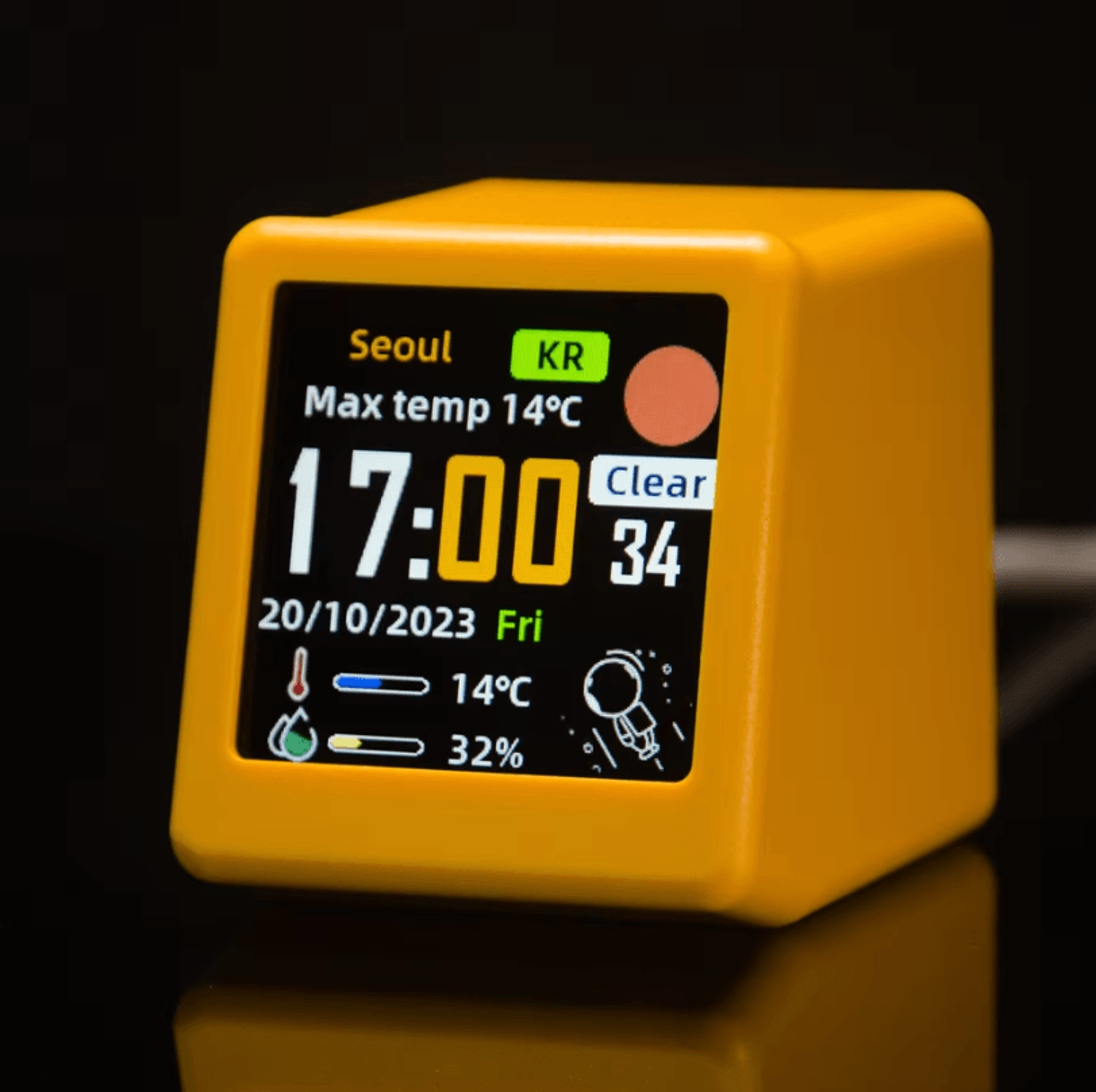 WiFi Weather Forecast Station Smart Desktop Clock With Digital Photo Album And GIF Animation 2