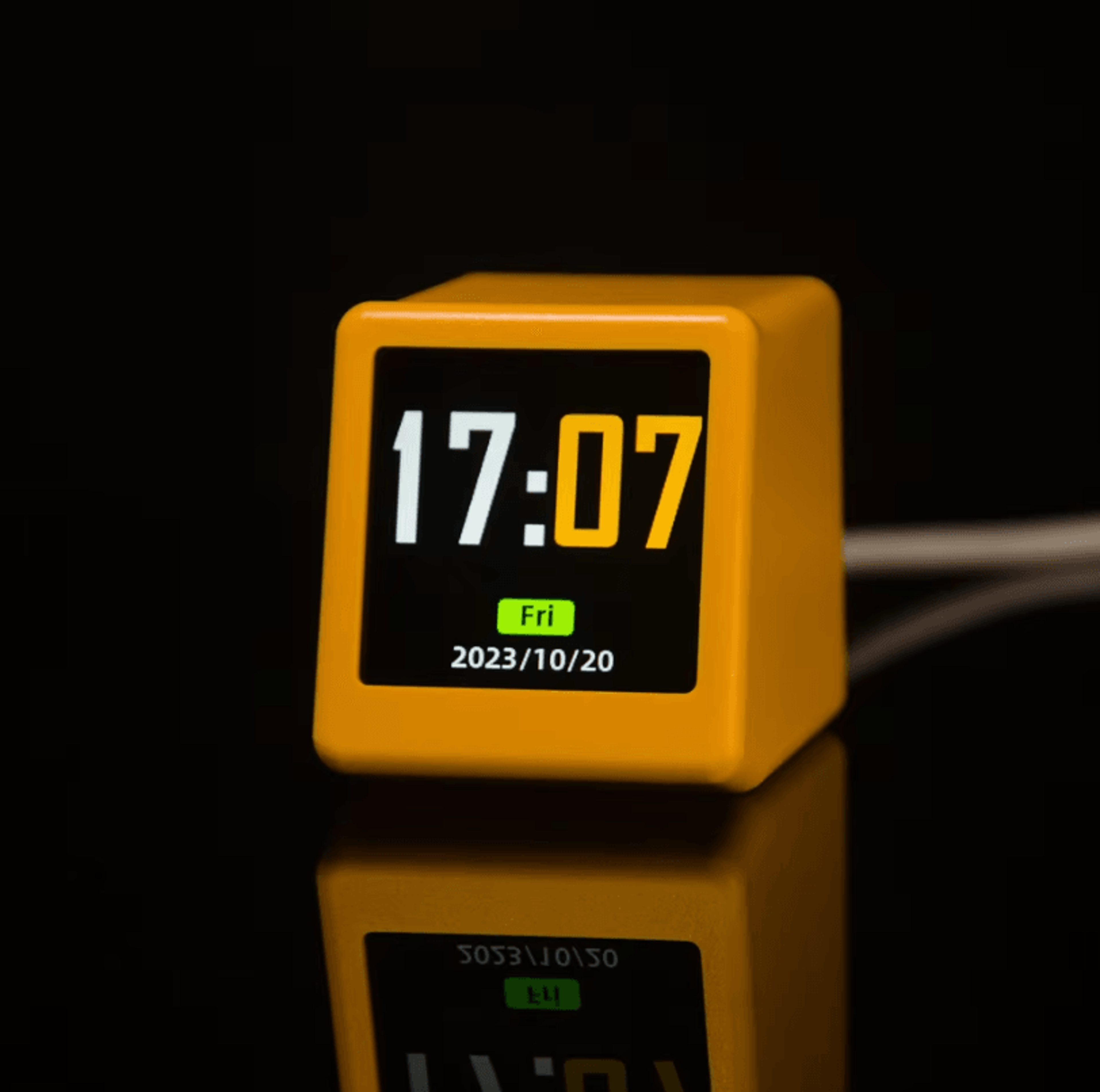 WiFi Weather Forecast Station Smart Desktop Clock With Digital Photo Album And GIF Animation 3