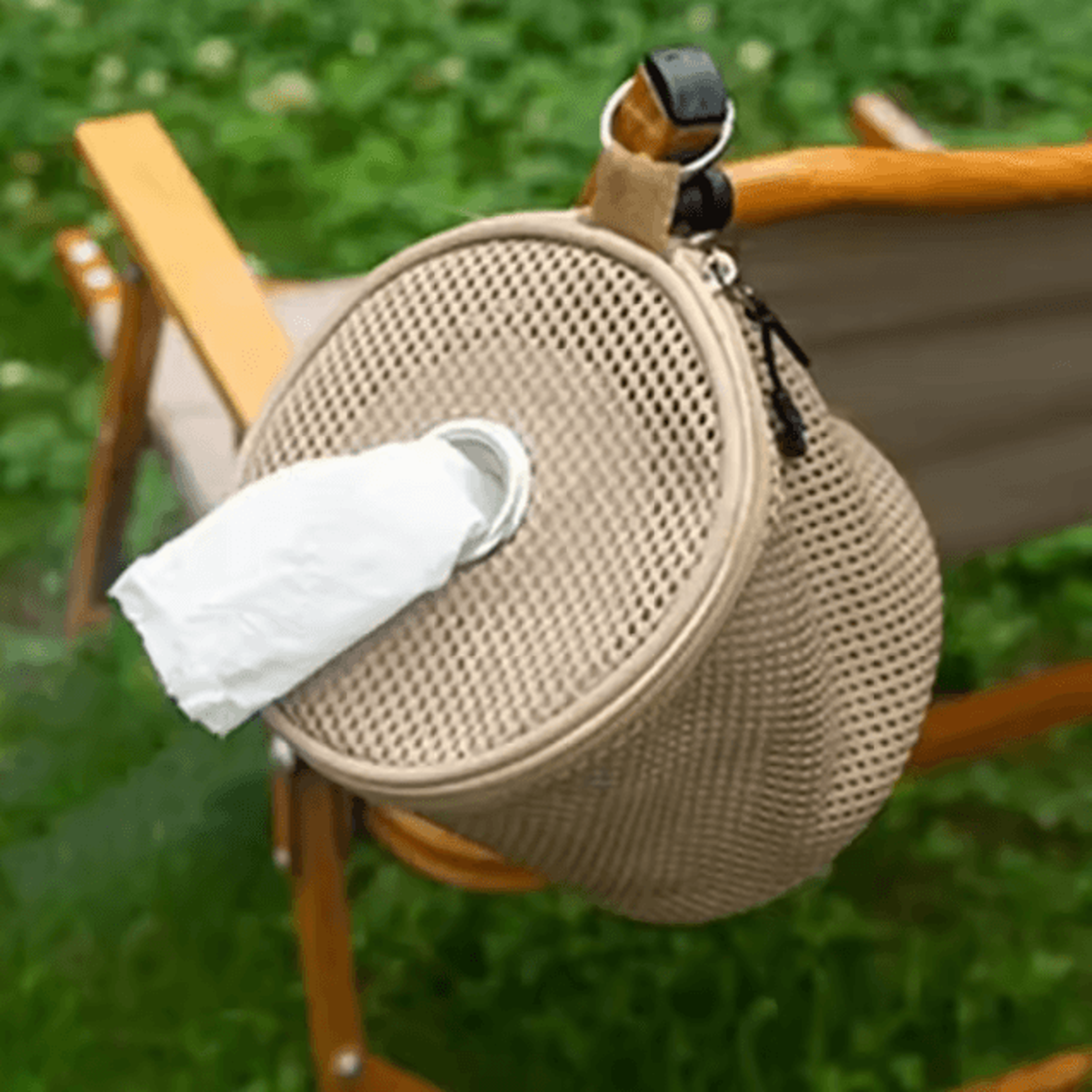 Portable Outdoor Camping Tissue Holder With Hook  Hanging Napkin Storage Bag 1