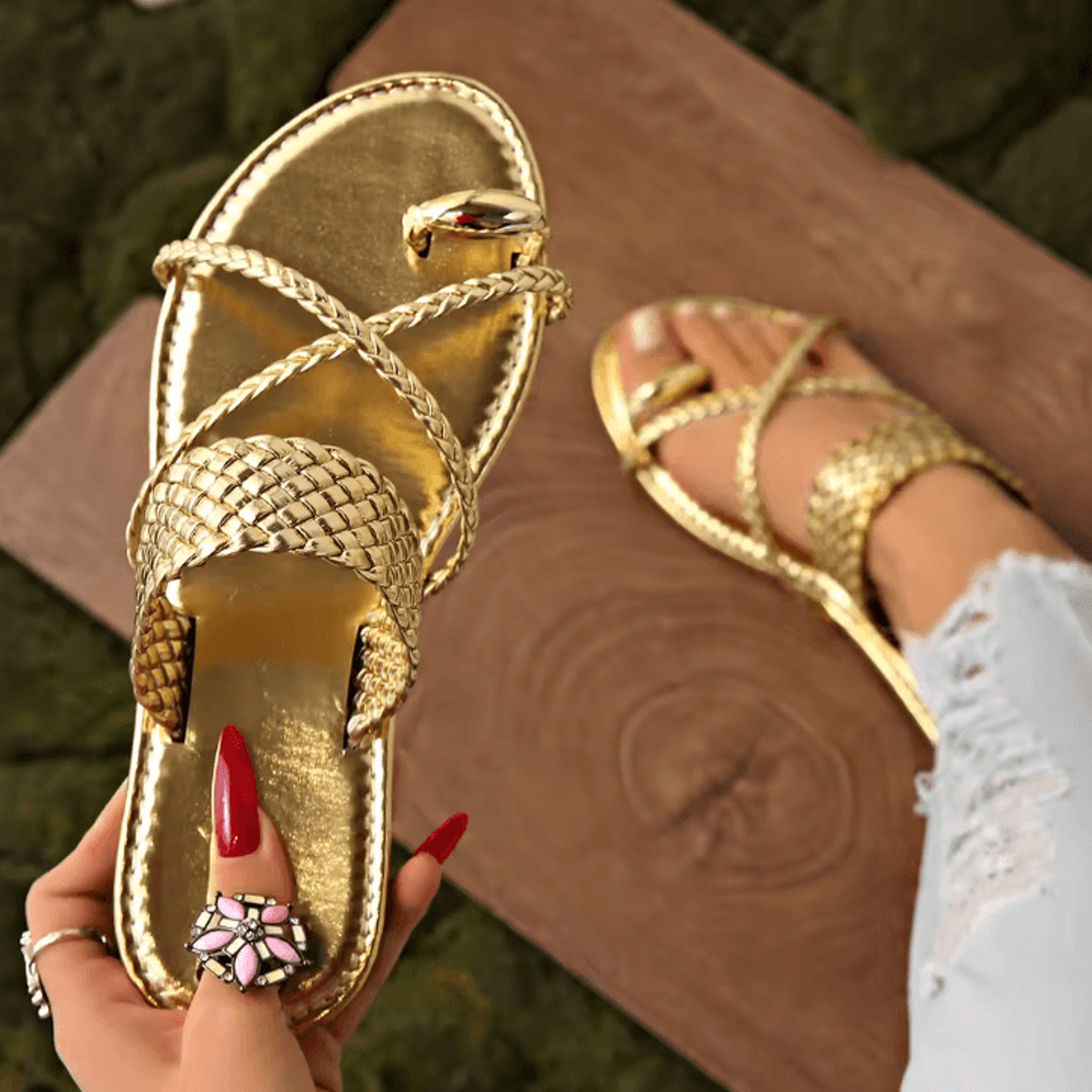 womens gold toe ring sandals – lightweight flat beach flip-flops for summer