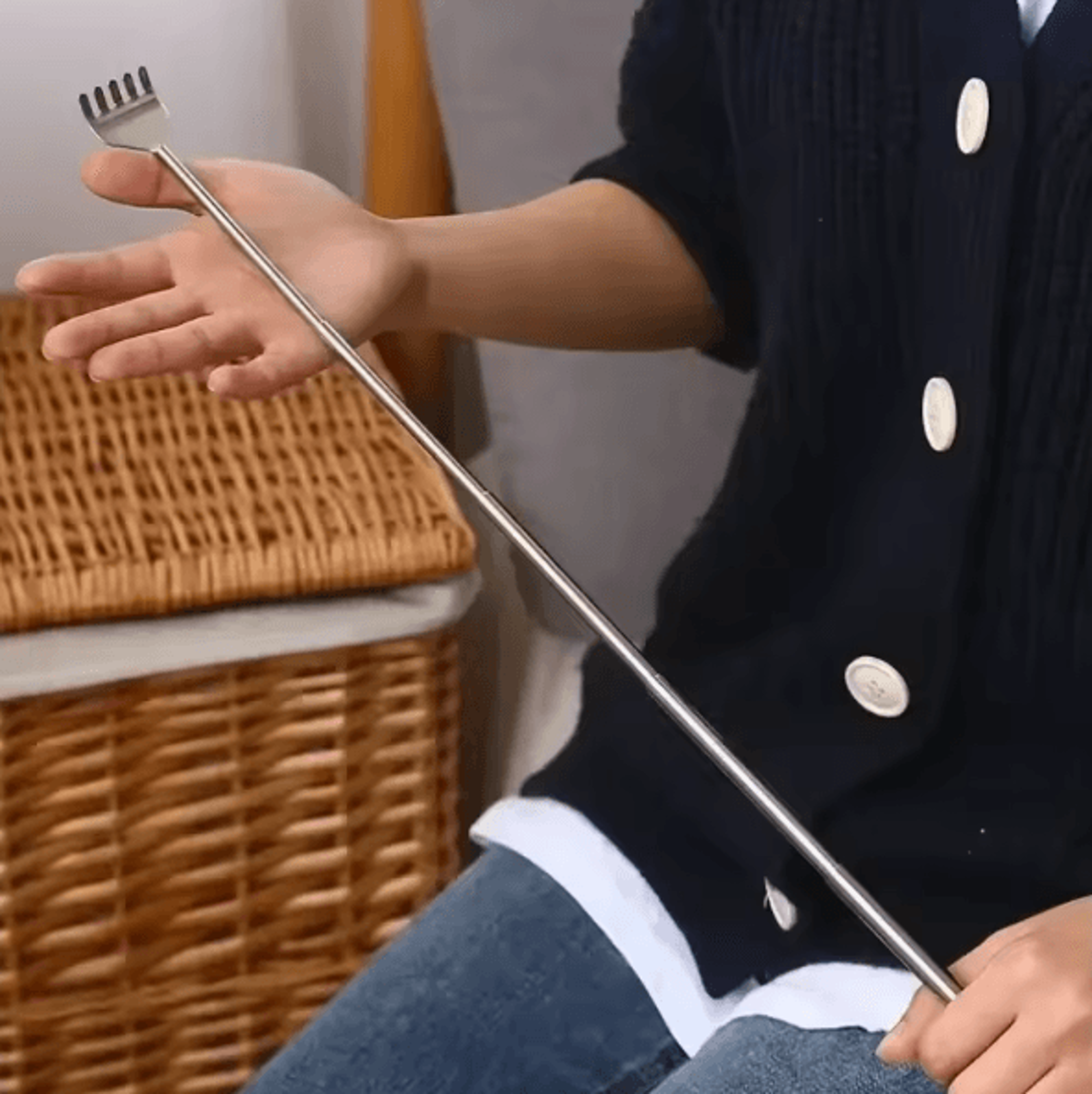 Extendable Stainless Steel Back Scratcher  Portable Telescopic Itch Relief Tool 1